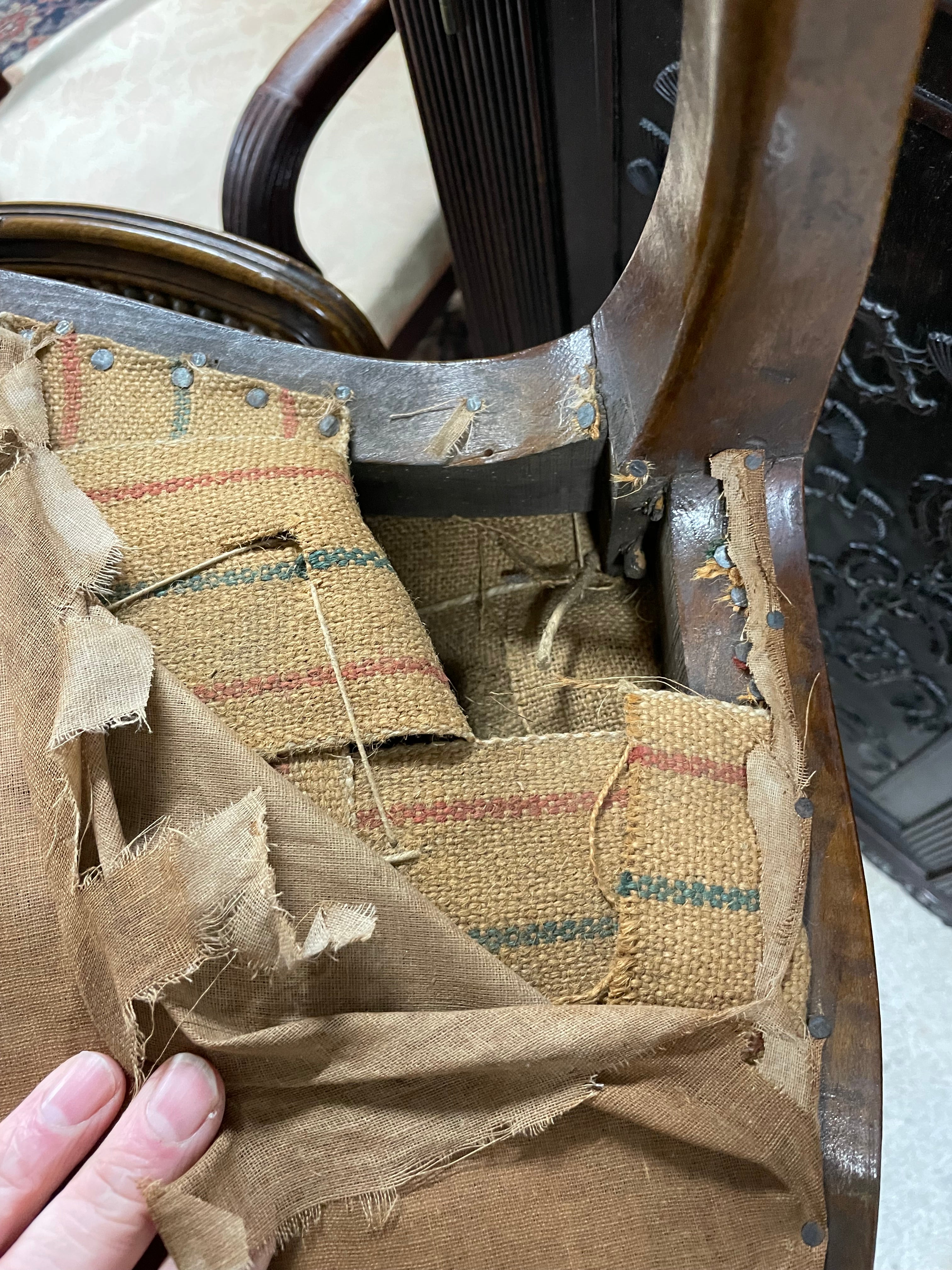 Paire de fauteuils en hêtre de style Louis XV époque 19ème