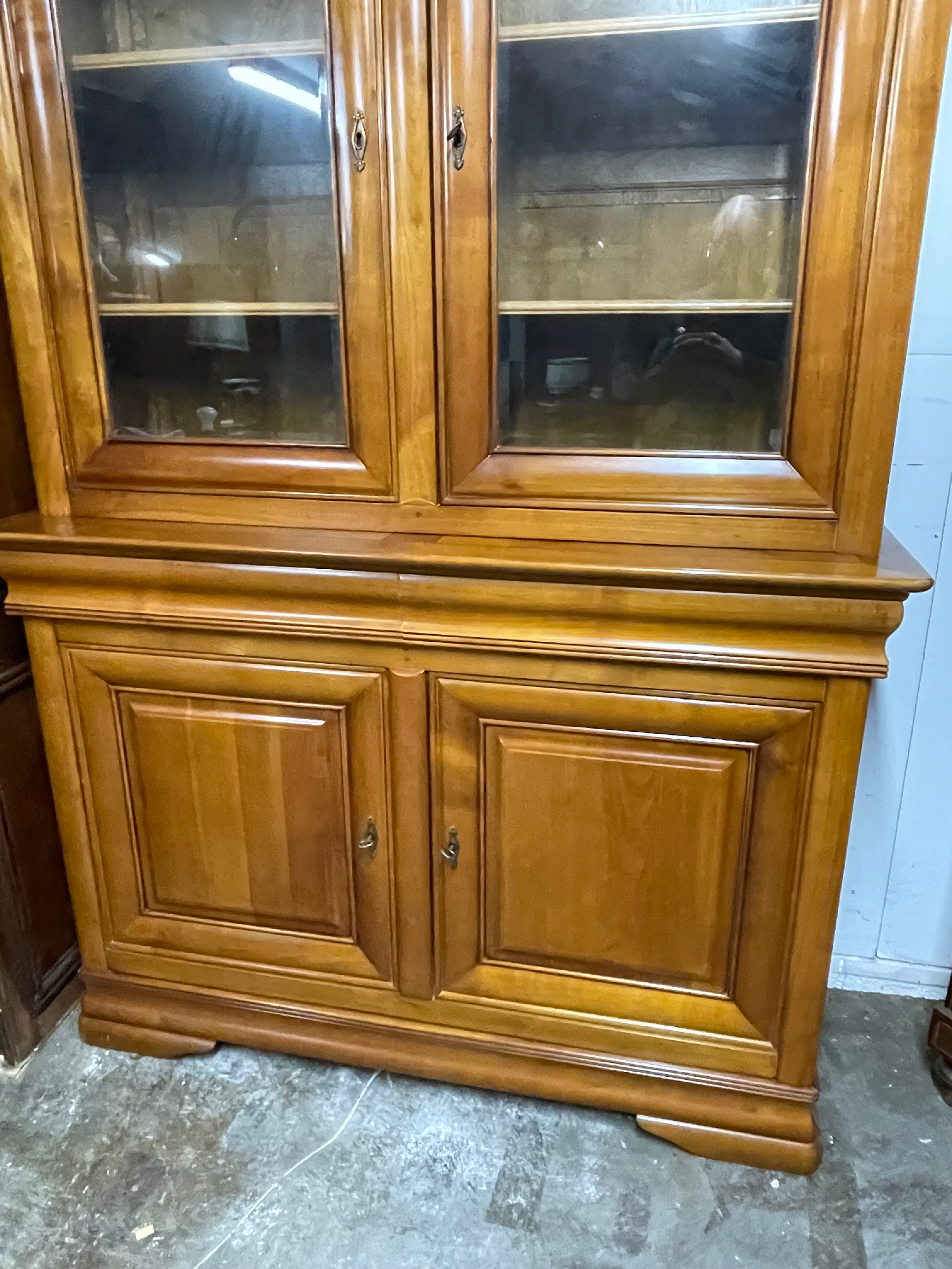 Buffet deux corps Louis Philippe en Merisier