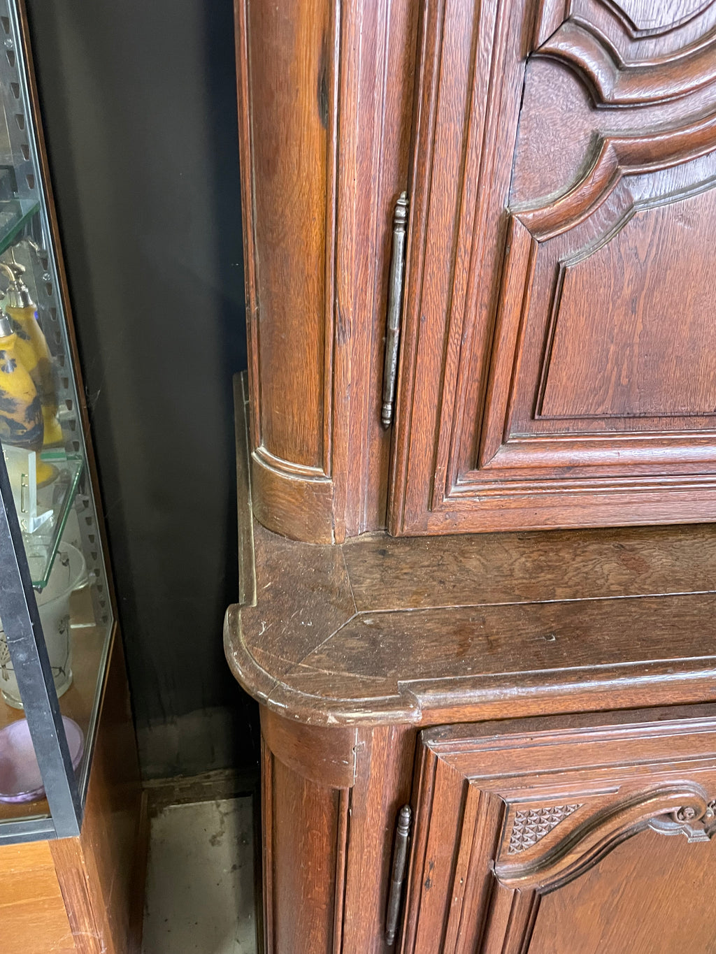 Buffet deux corps de présentation époque régence en chêne