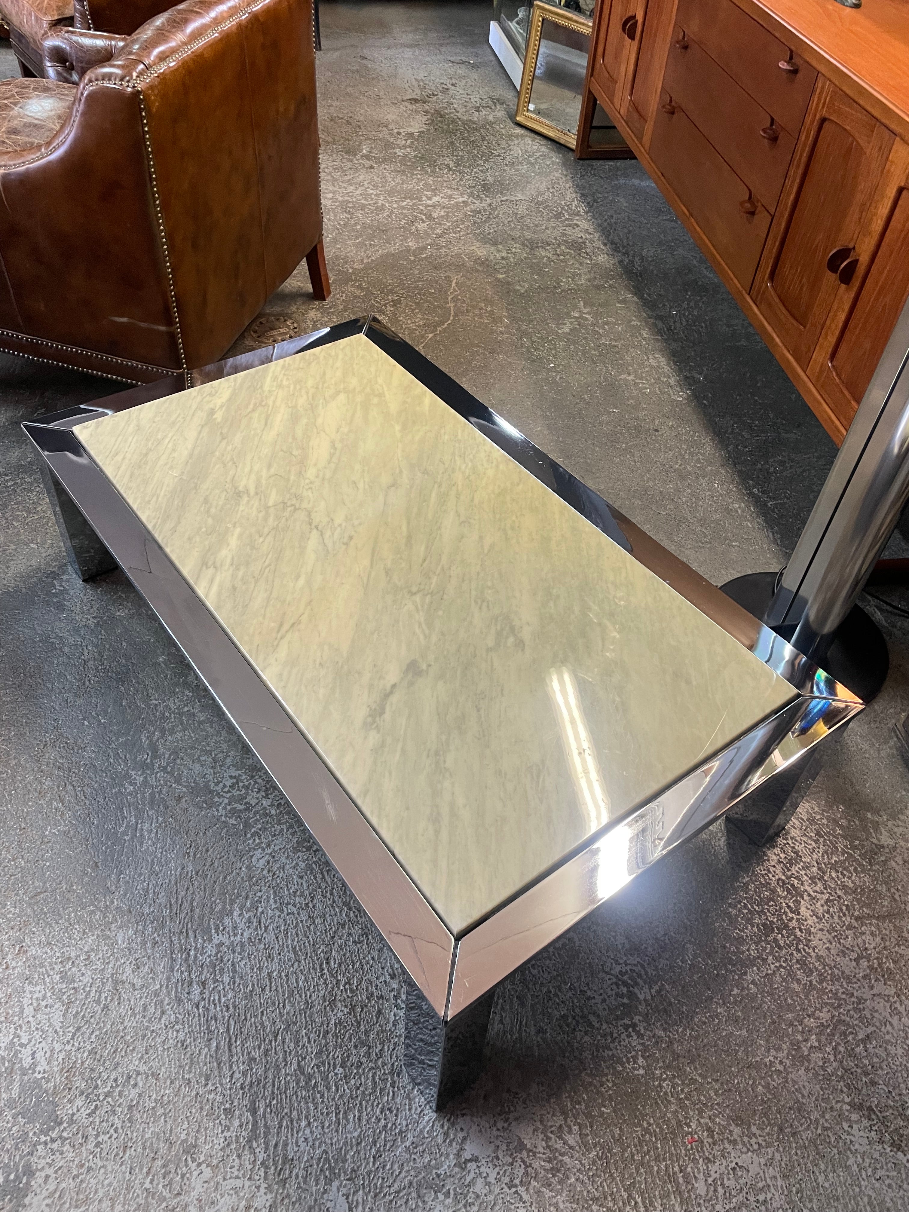 Table basse marbre et chrome vers 1970