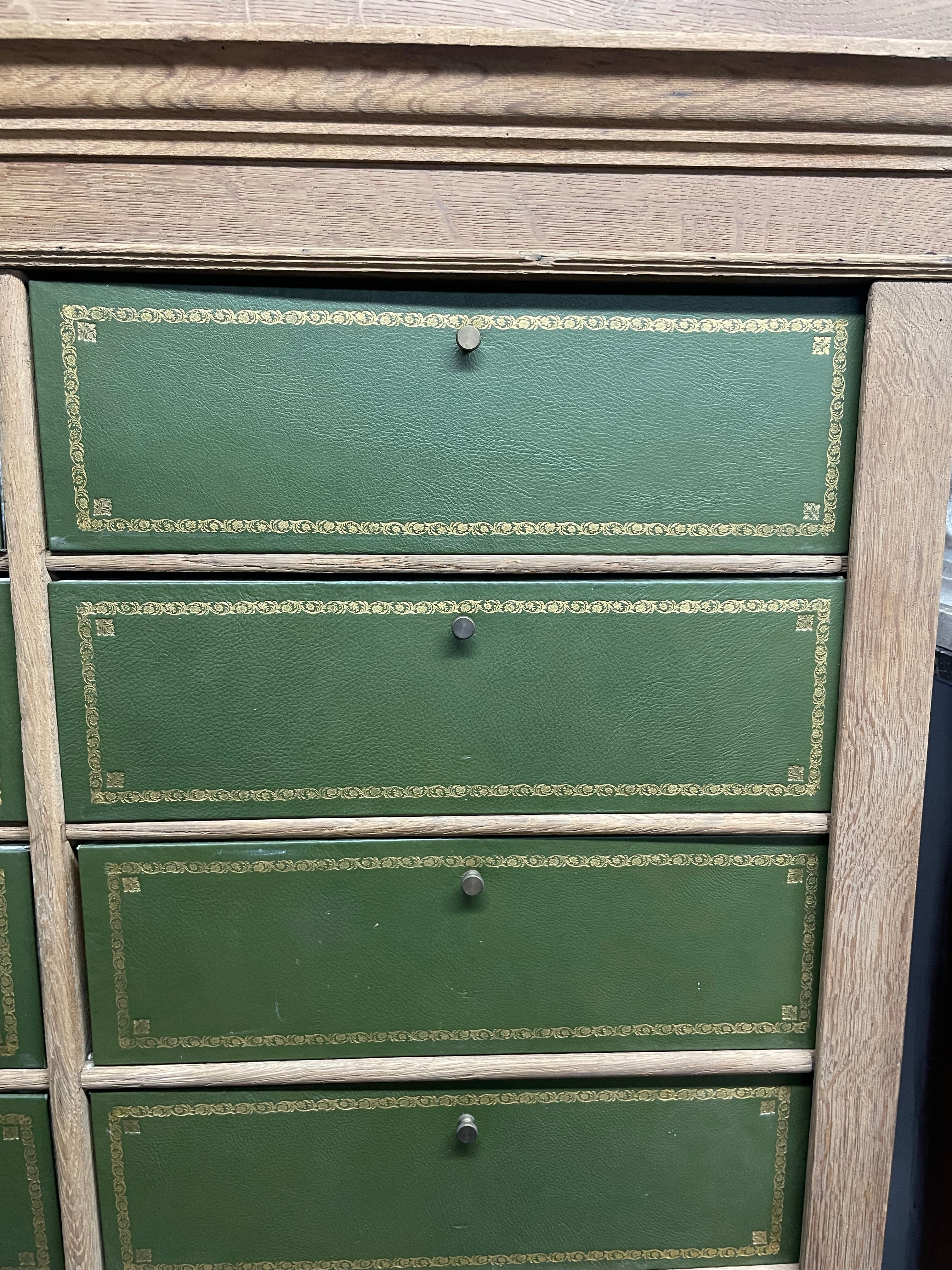 Grand cartonnier en chêne sablé