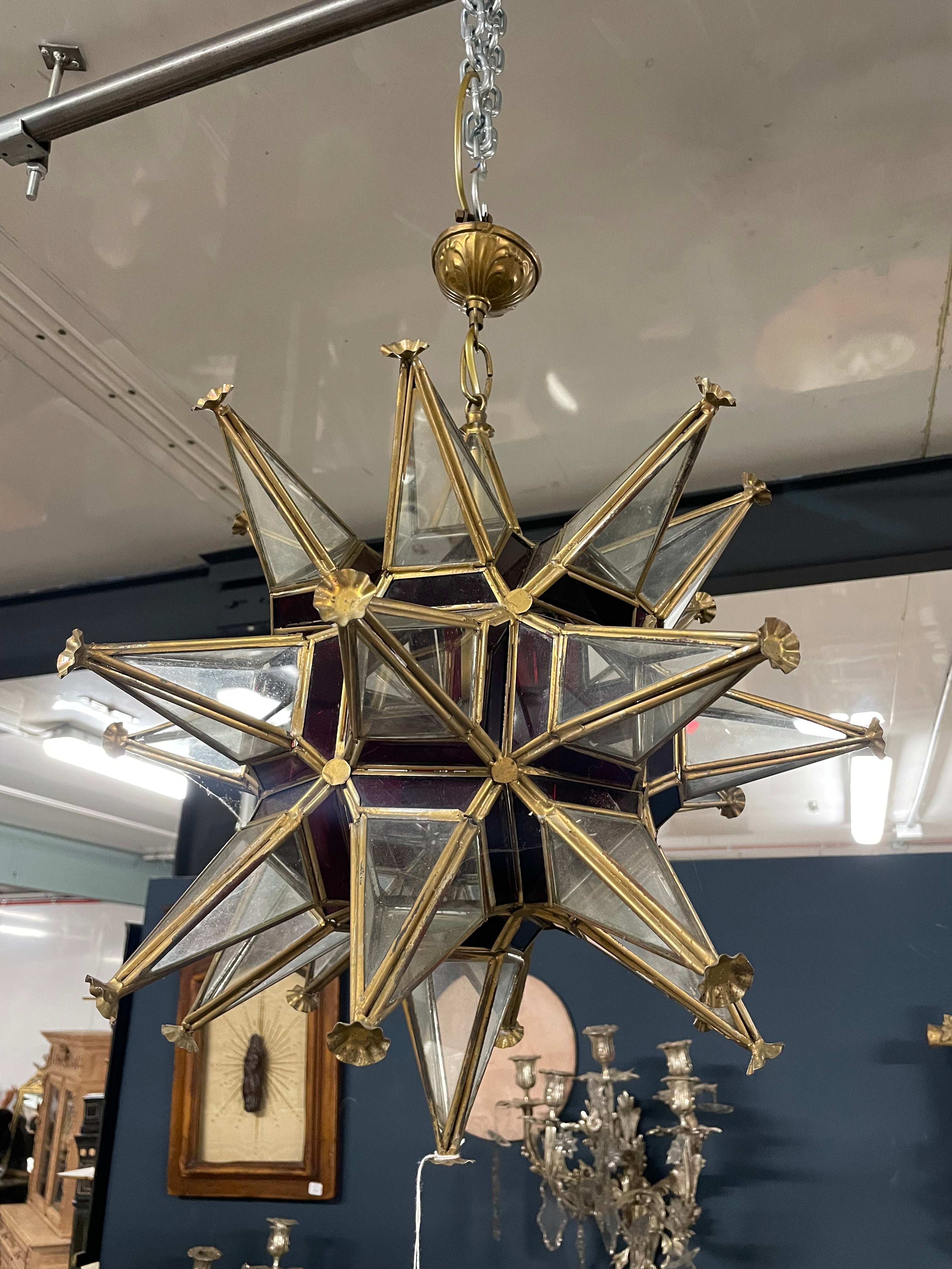 Lustre étoile en laiton et morceaux de verre