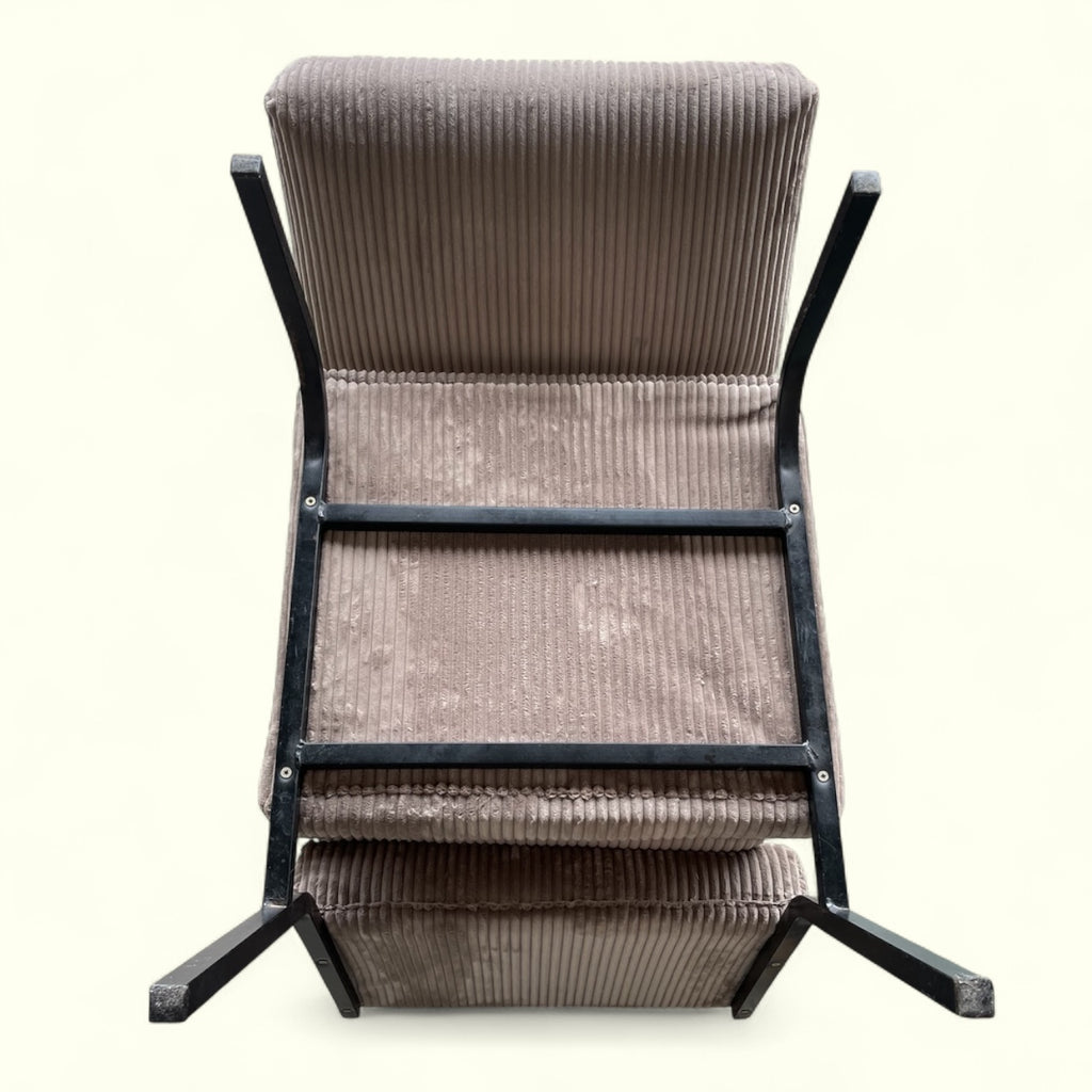 Paire de fauteuils / chauffeuses dans le goût de Pierre Guariche