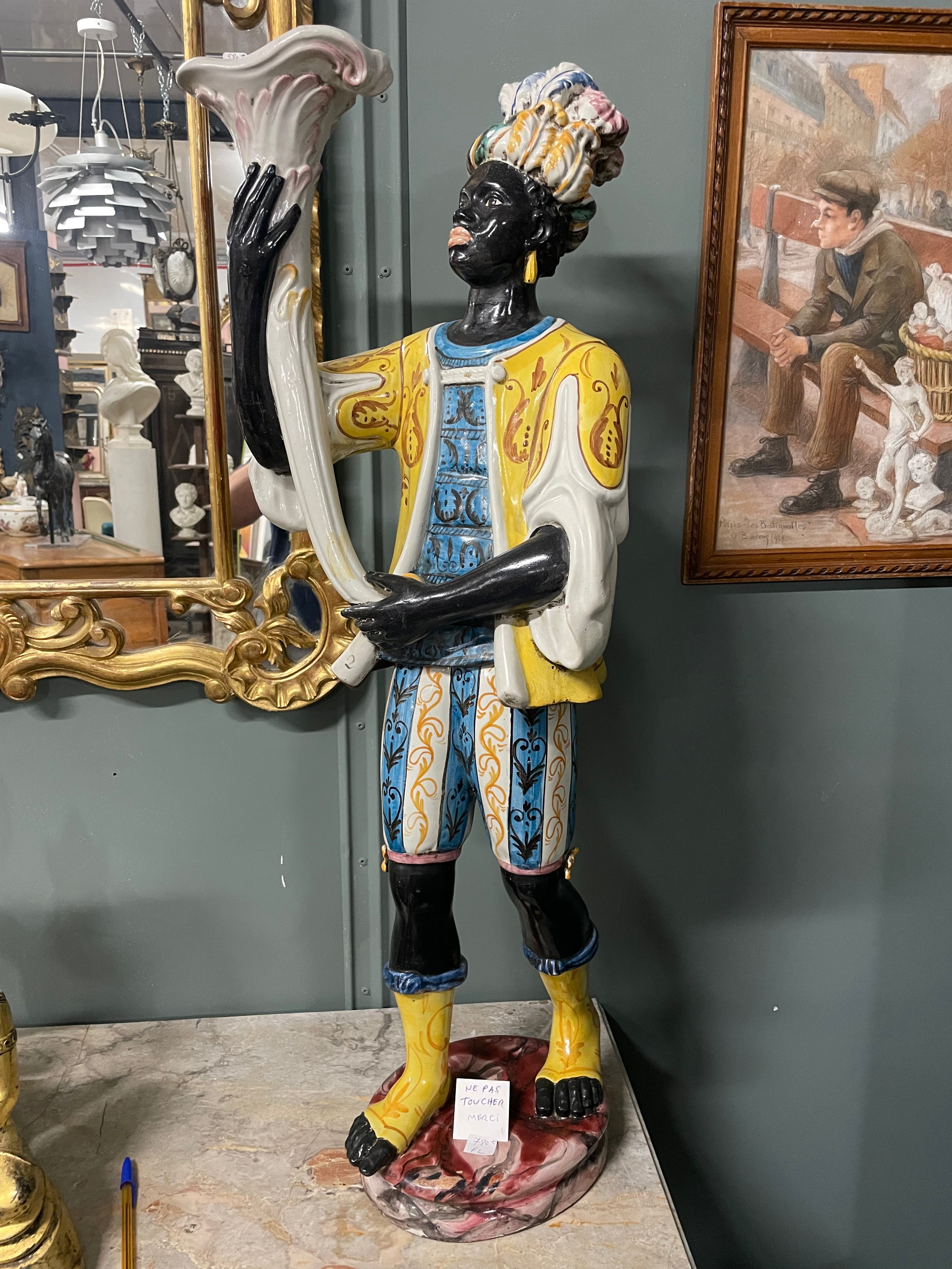 Nubien Porte Torchère en céramique Italie Époque XXème