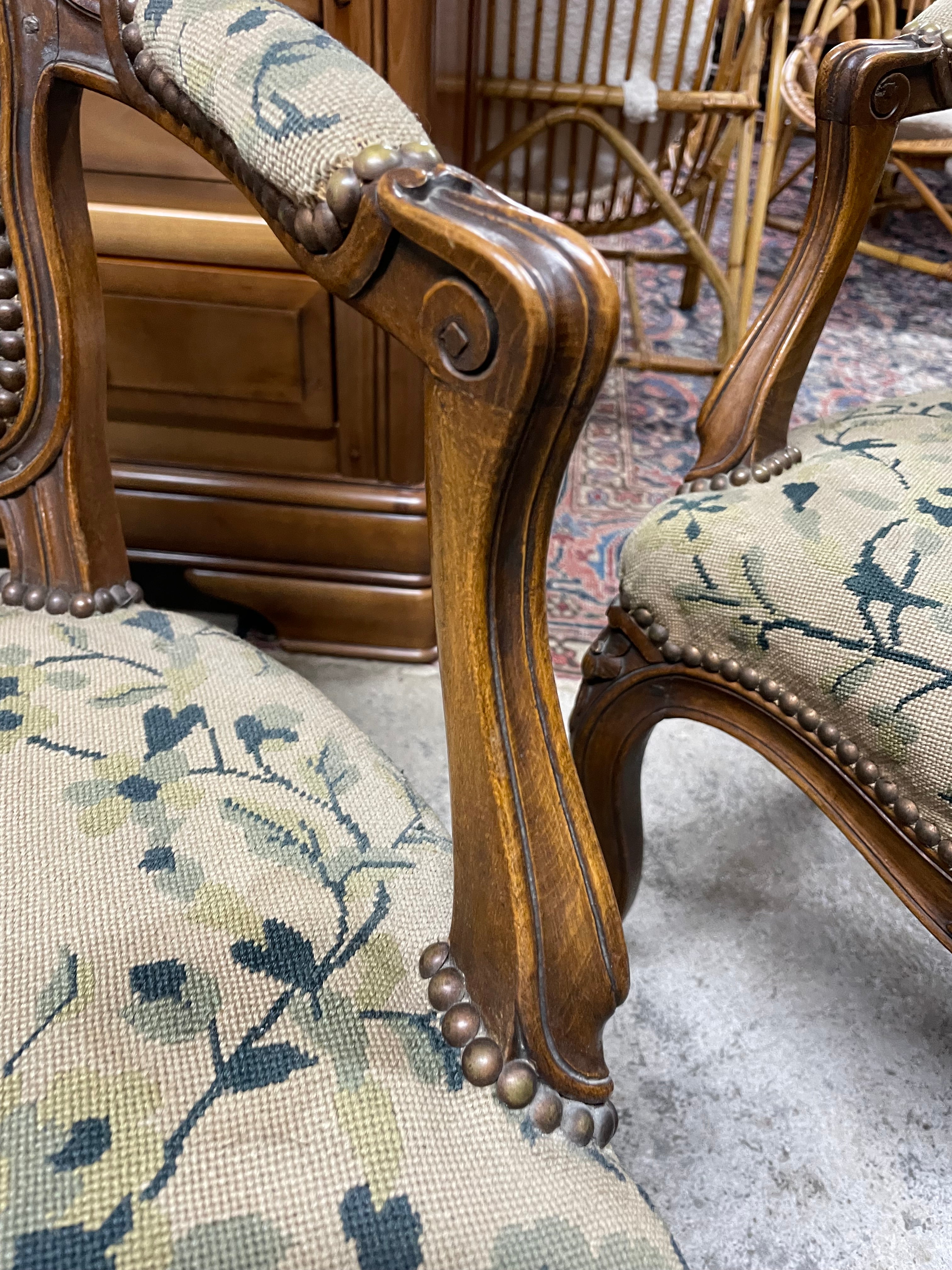 Paire de fauteuils en hêtre de style Louis XV époque 19ème