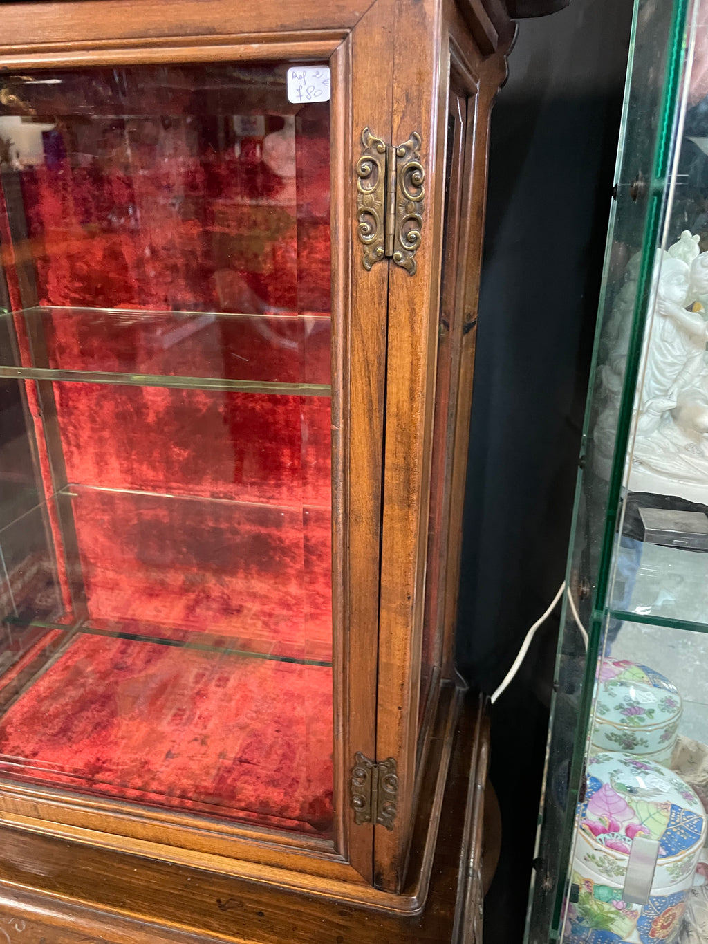 Vitrine chinoisante dans le goût de Viardot ou Perret Vibert