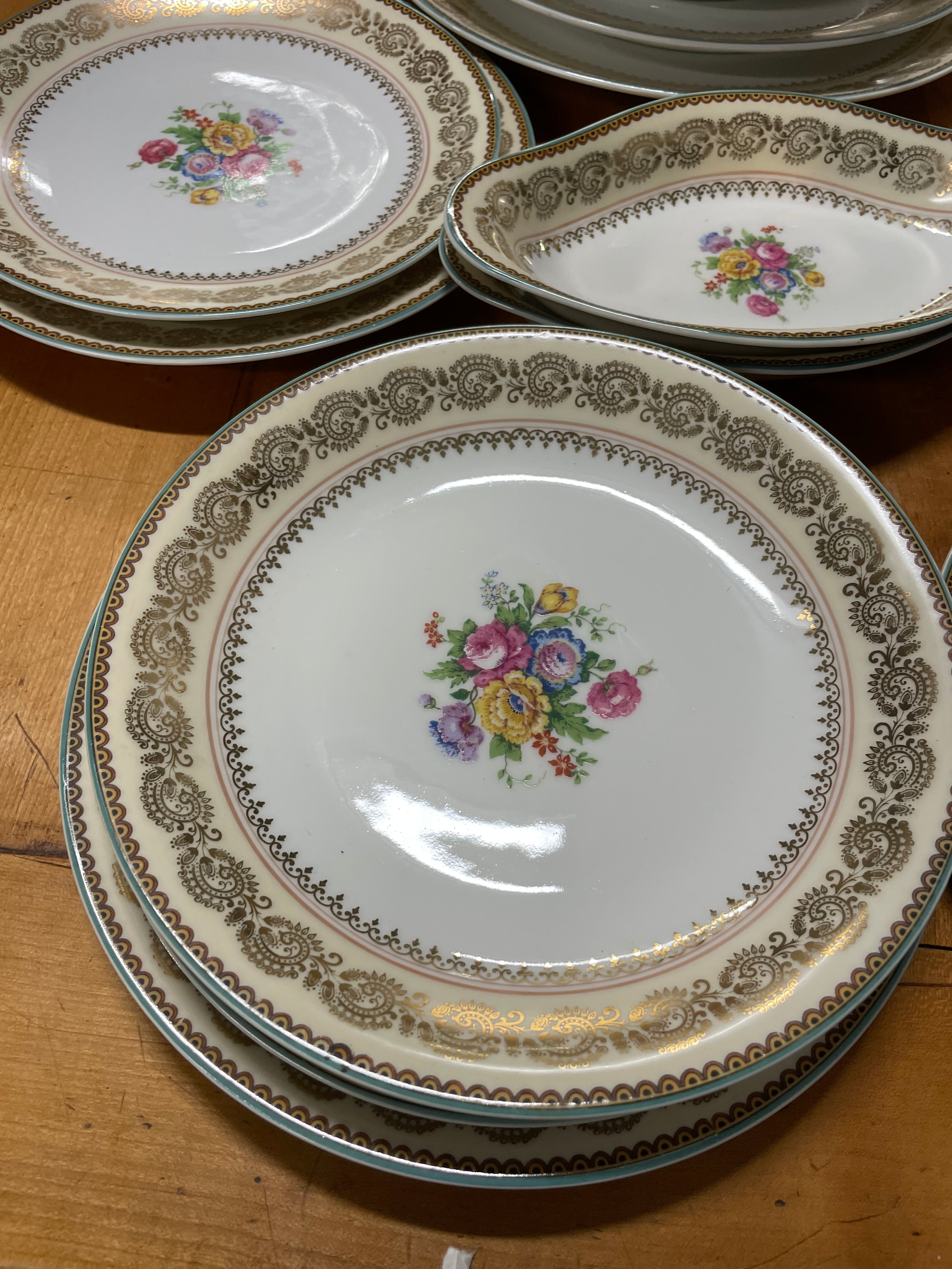 Service de table en porcelaine de Limoges Maison Raynaud