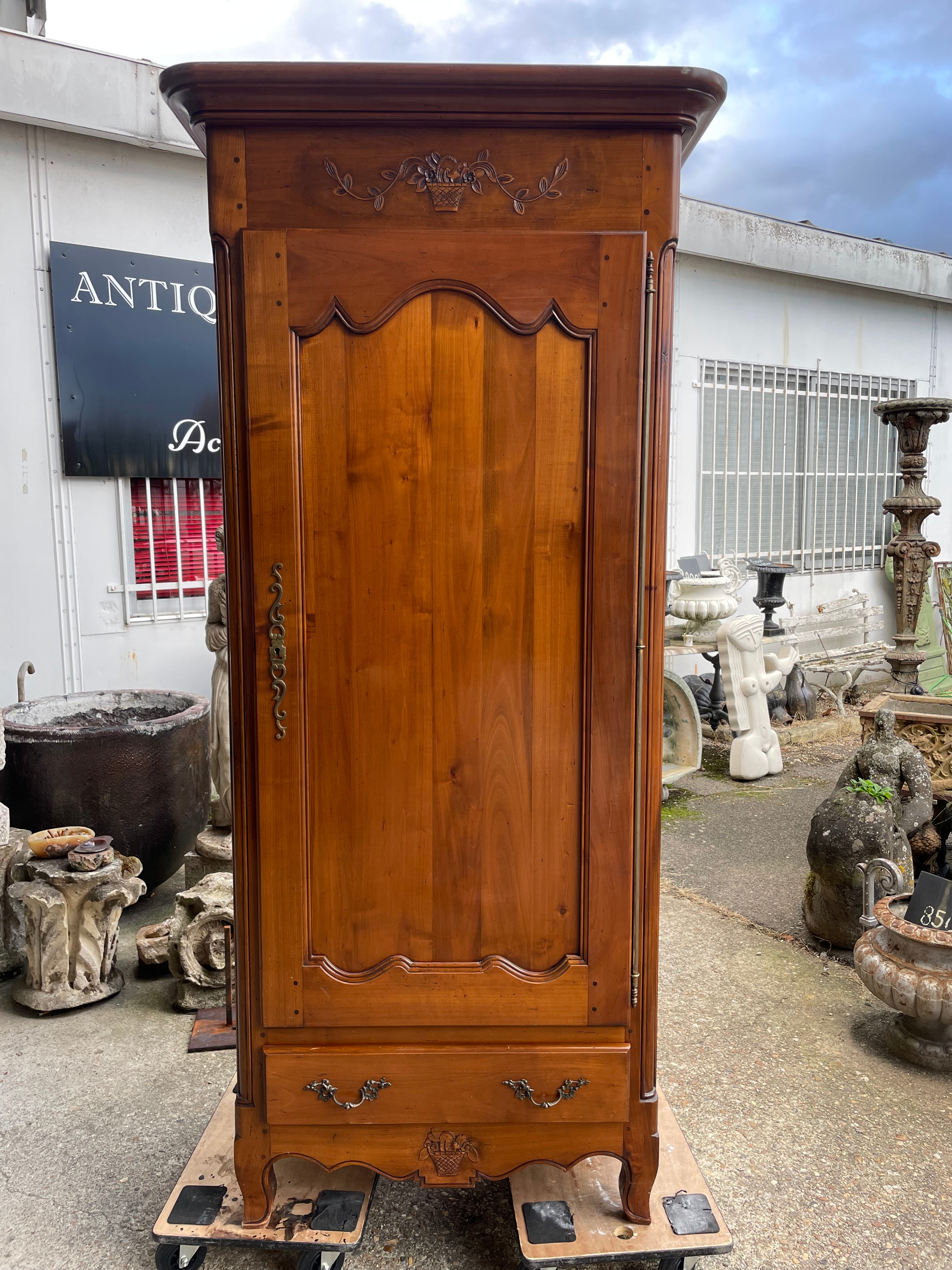 Bonnetière en merisier