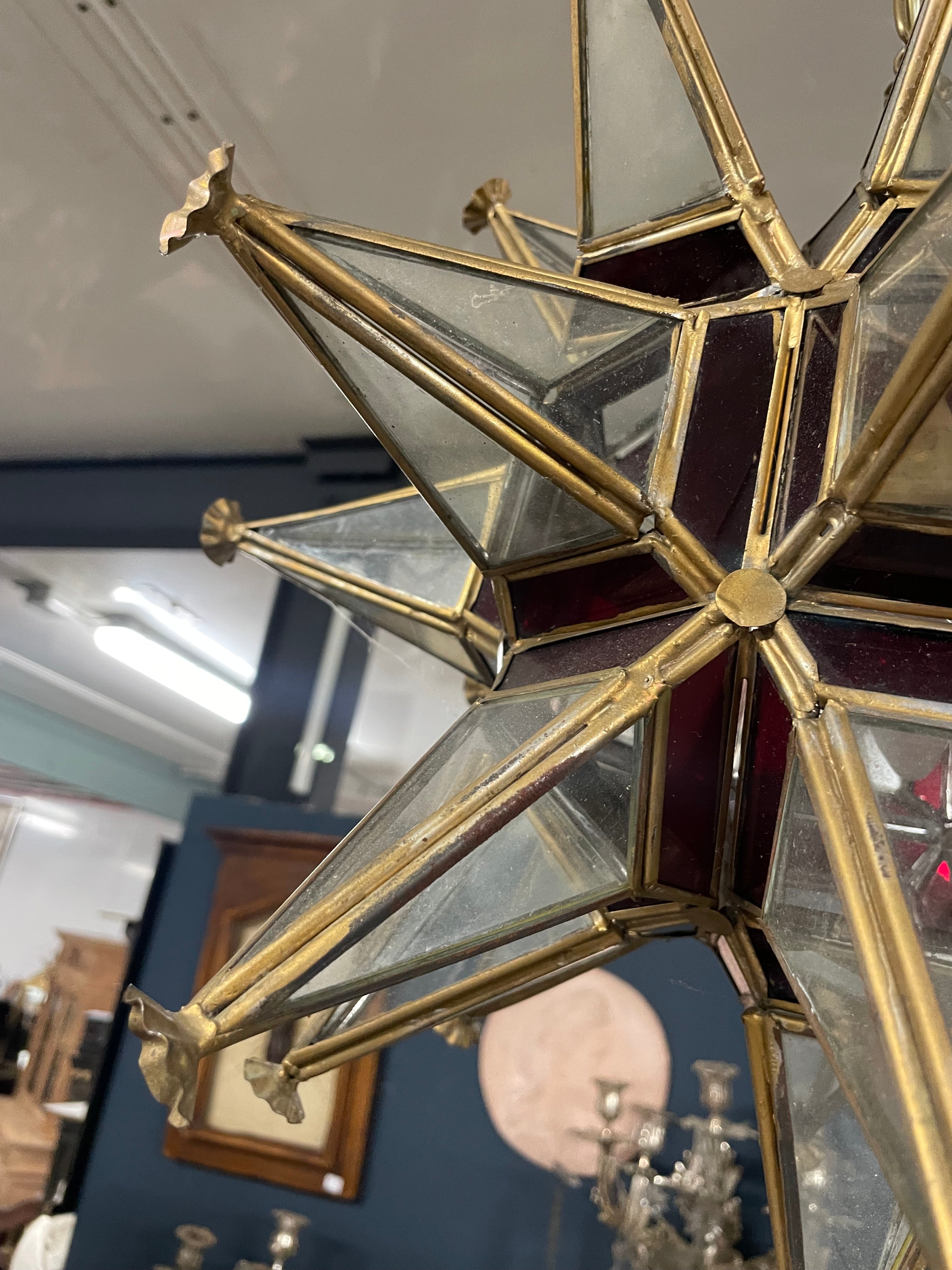 Lustre étoile en laiton et morceaux de verre
