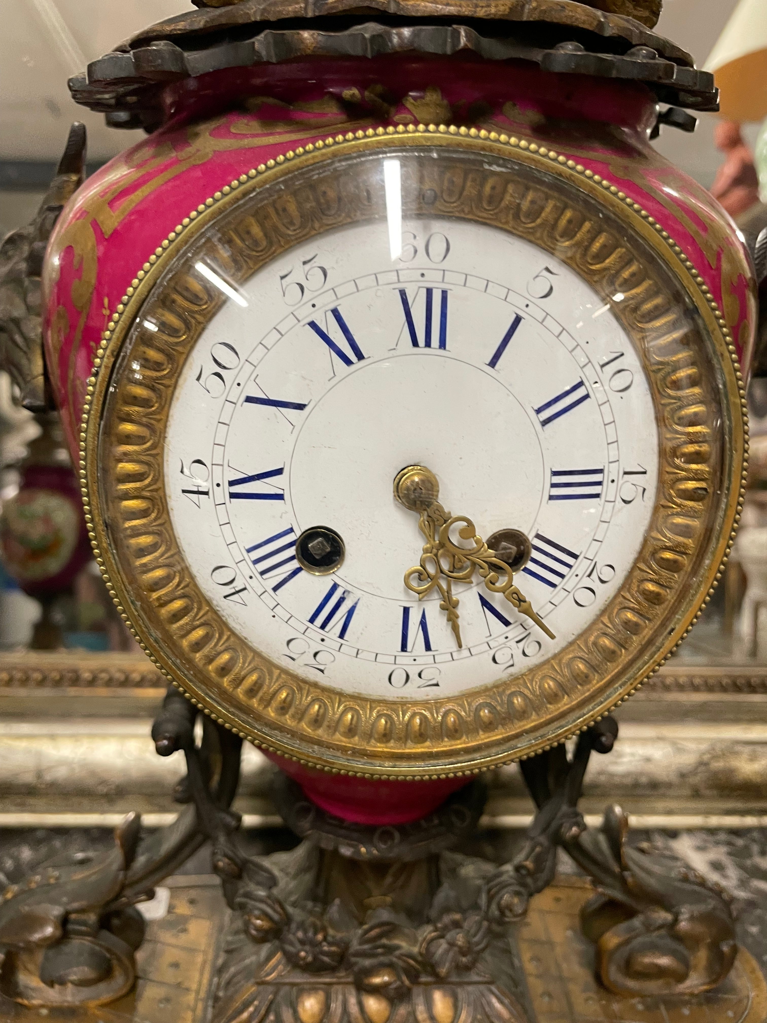 Garniture de cheminée en régule de style Napoléon III