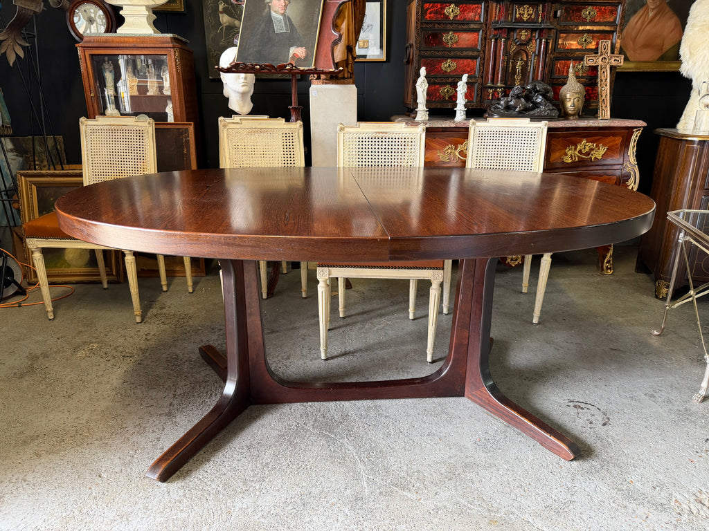 Grande table ovale Baumann circa 1960