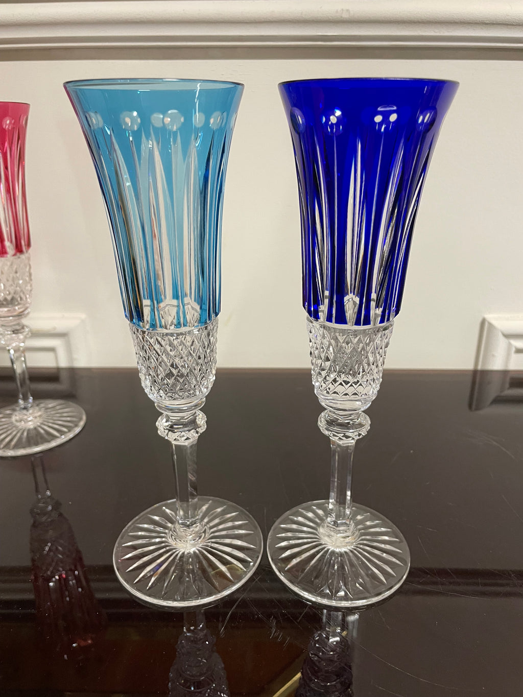 6 FLÛTES À CHAMPAGNE EN CRISTAL DE COULEUR SAINT LOUIS MODÈLE TOMMY H: 20,5