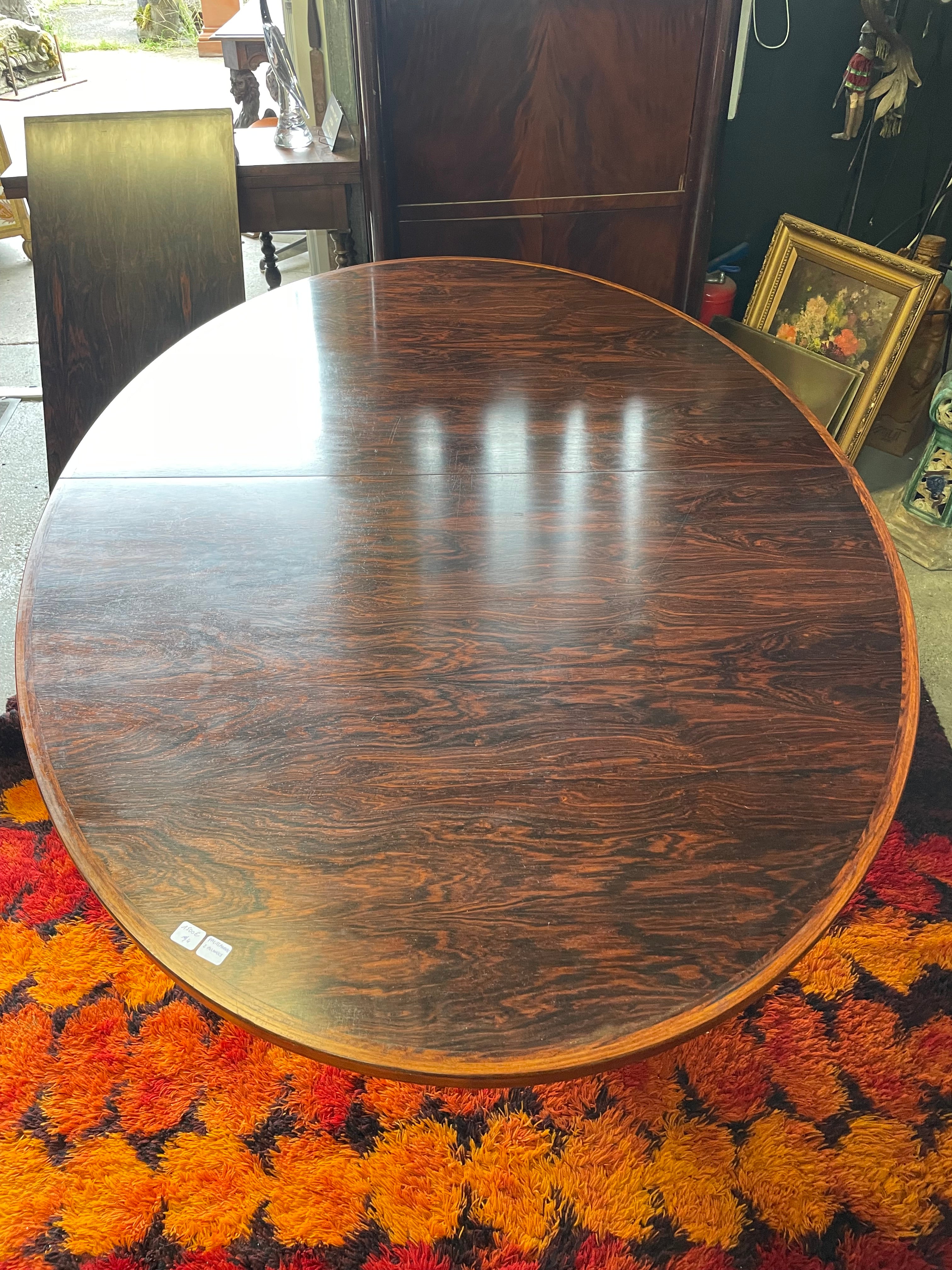 Grande table scandinave en palissandre vers 1960