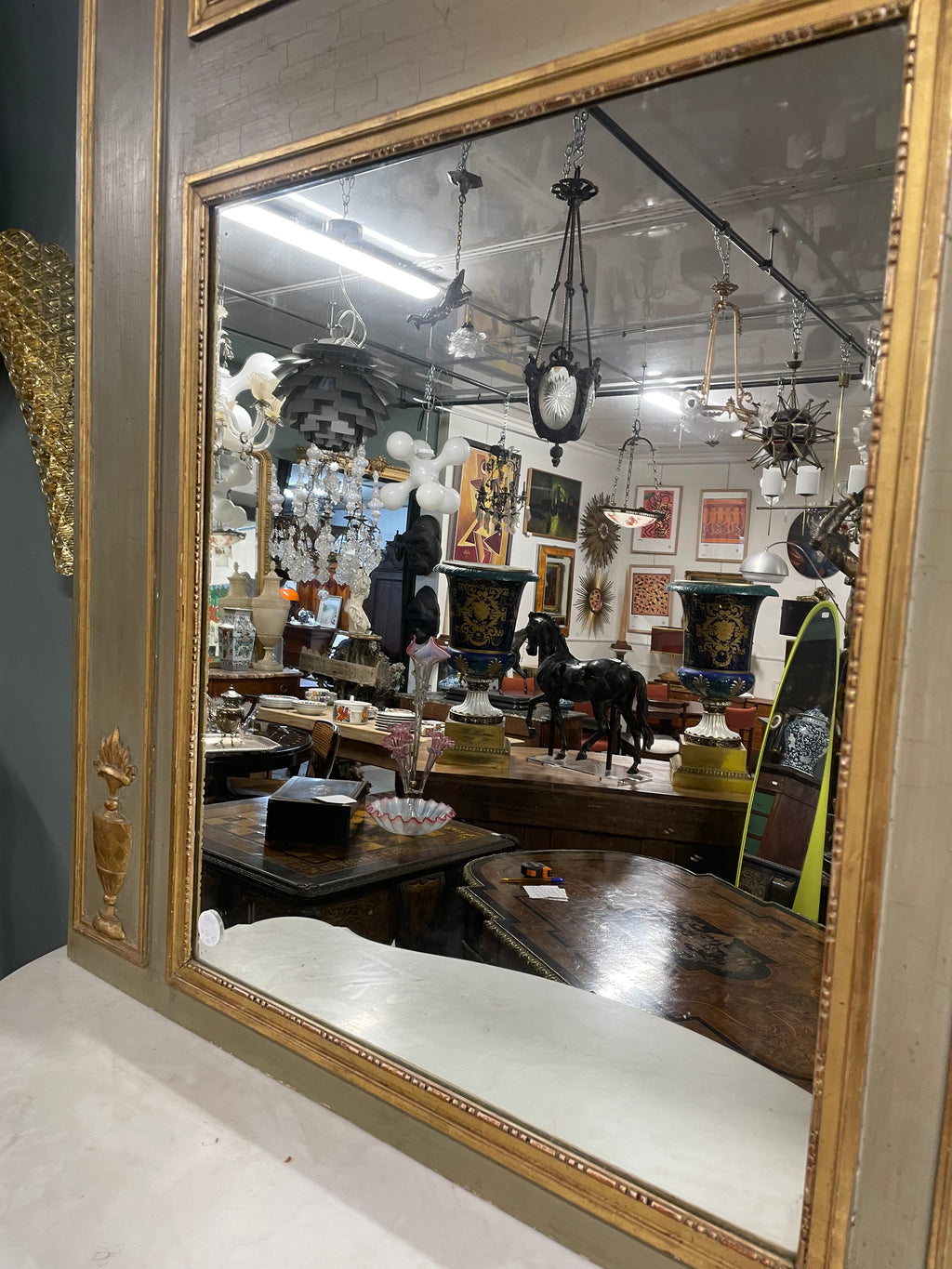 Grand trumeau en bois laqué style Louis XVI