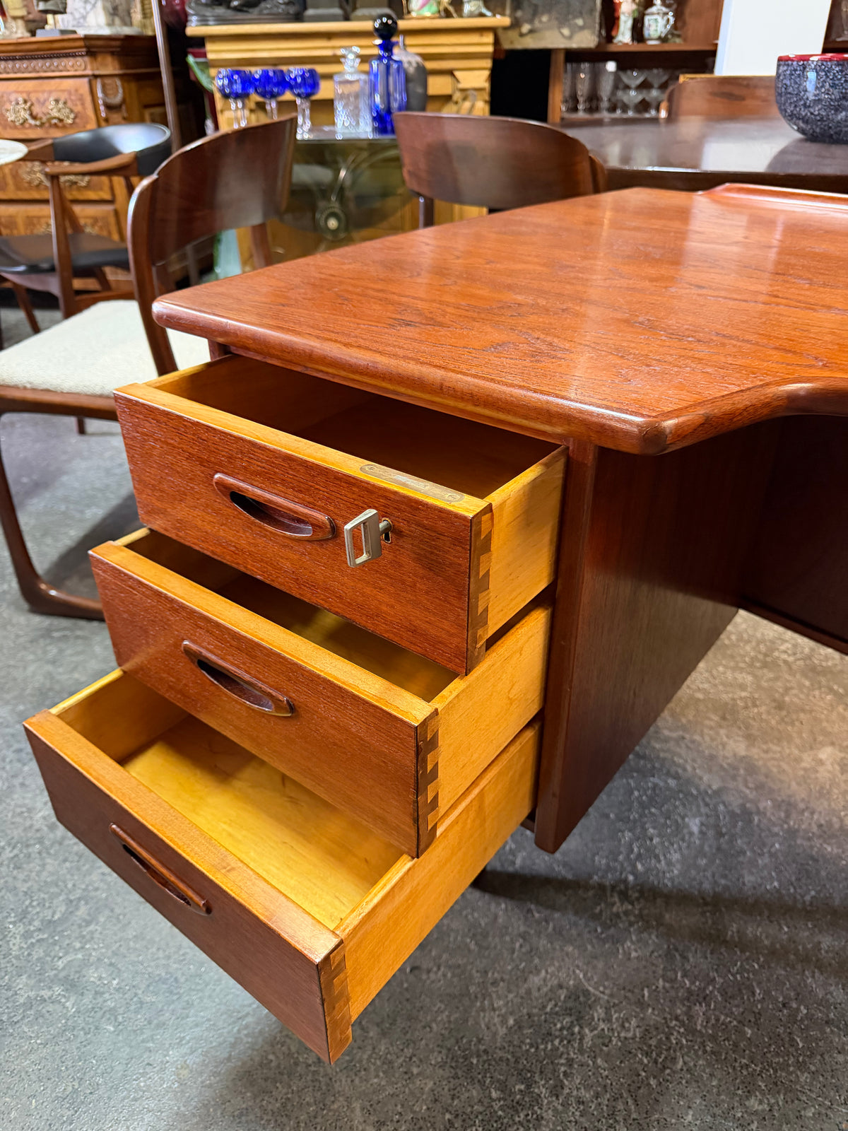 BUREAU BOOMERANG DOUBLE FACE PAR GORAN STRAND CIRCA 1960 SUÈDE