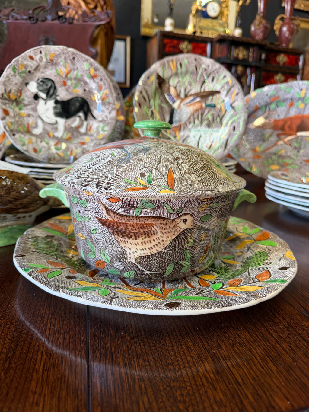 GIEN - MODÈLE RAMBOUILLET - SERVICE DE TABLE EN FAÏENCE DE GIEN DÉCOR DE CHASSE 53 PIÈCES