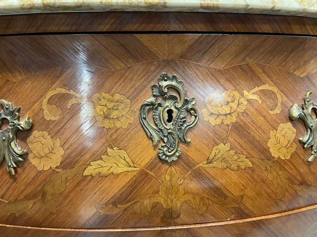 Commode style Louis XV en marqueterie et marbre