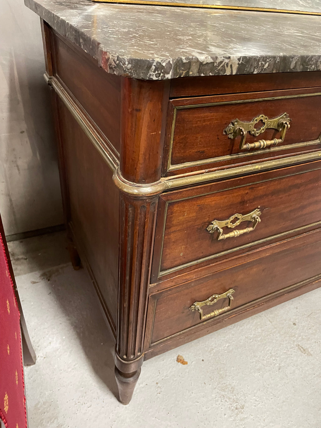 Commode d’époque Louis XVI en acajou