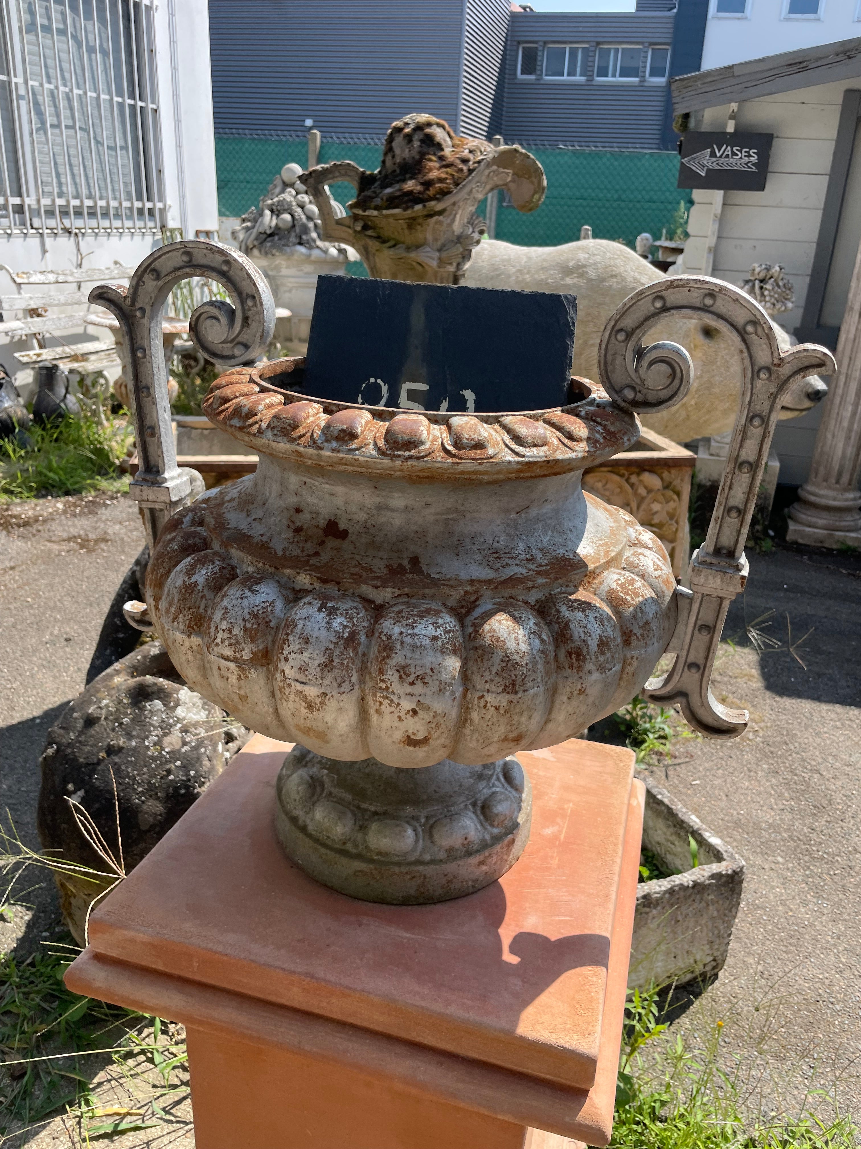 Paire de vases Médicis époque XIXème