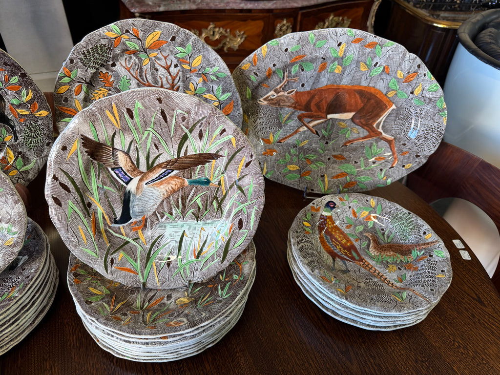 GIEN - MODÈLE RAMBOUILLET - SERVICE DE TABLE EN FAÏENCE DE GIEN DÉCOR DE CHASSE 53 PIÈCES