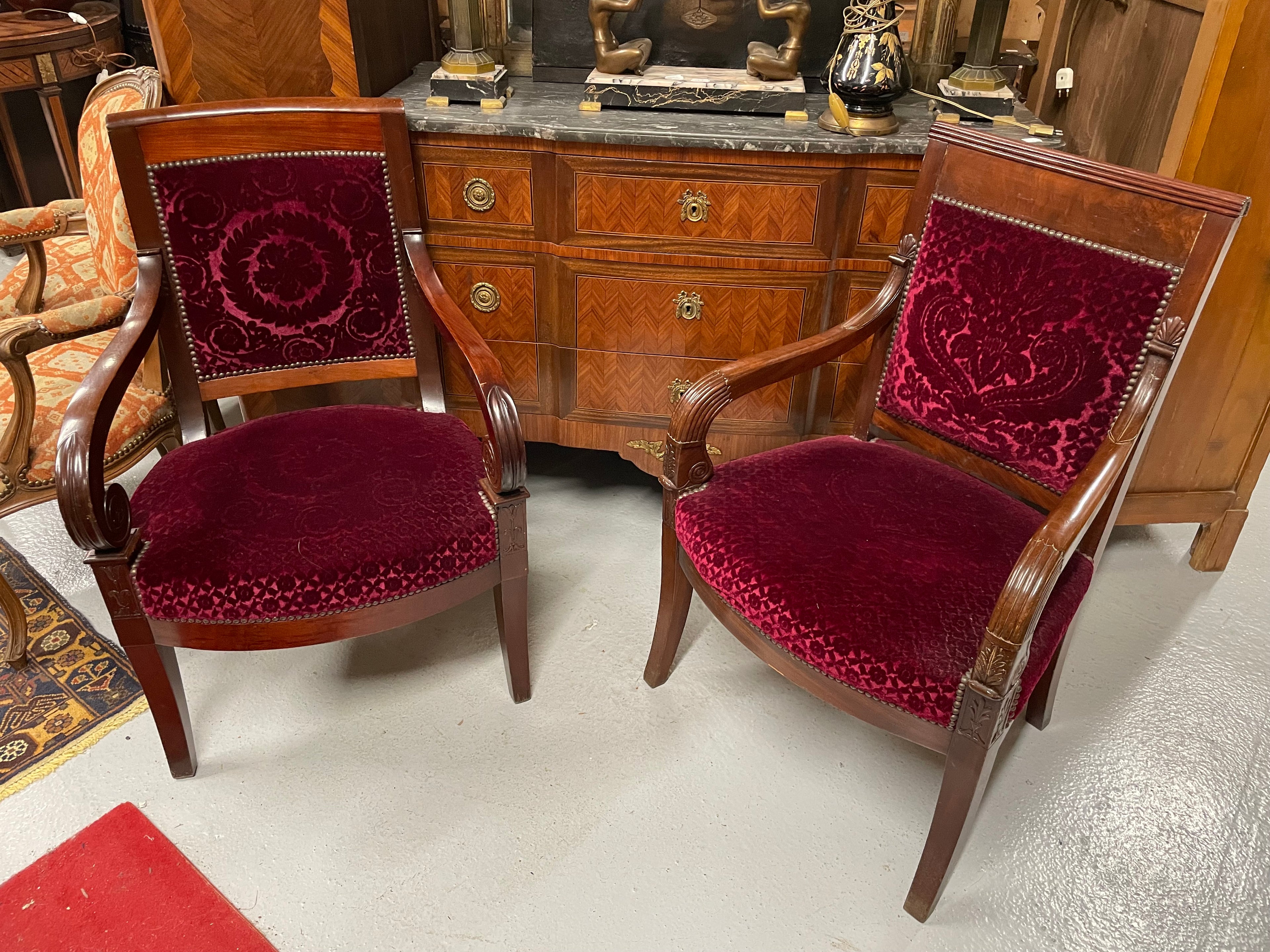 Paire de fauteuils restauration