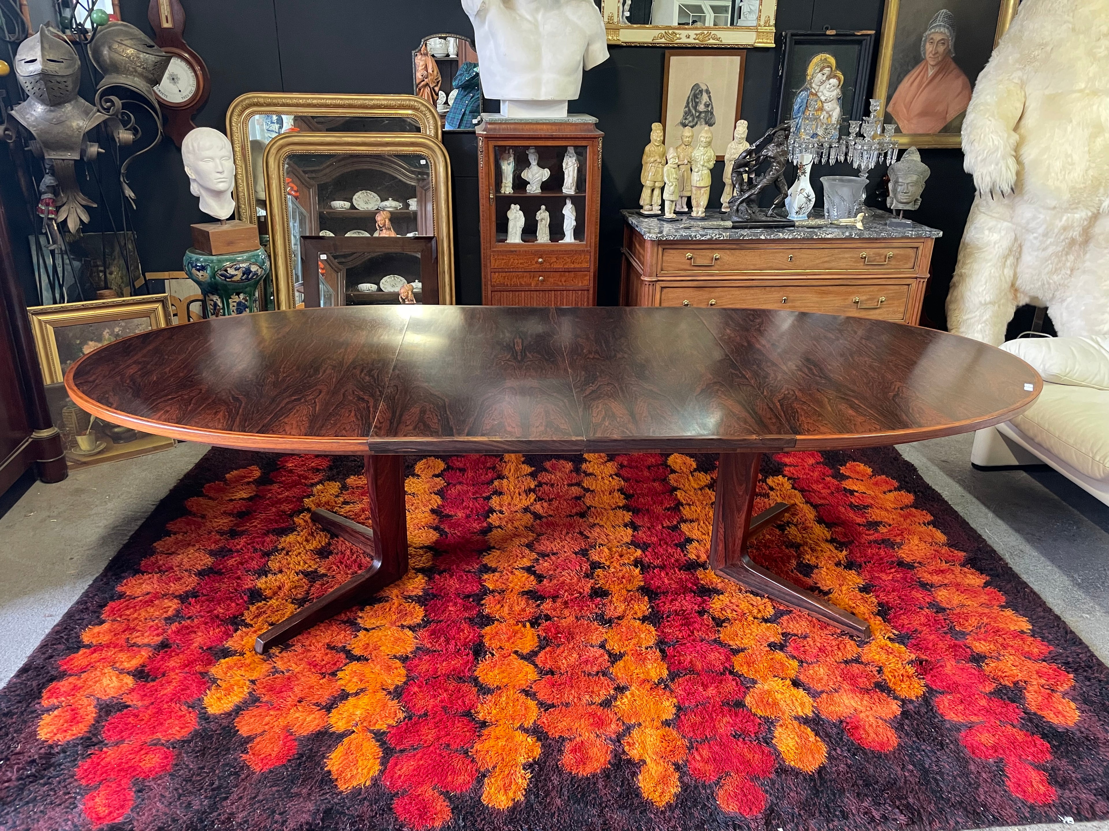 Grande table scandinave en palissandre vers 1960