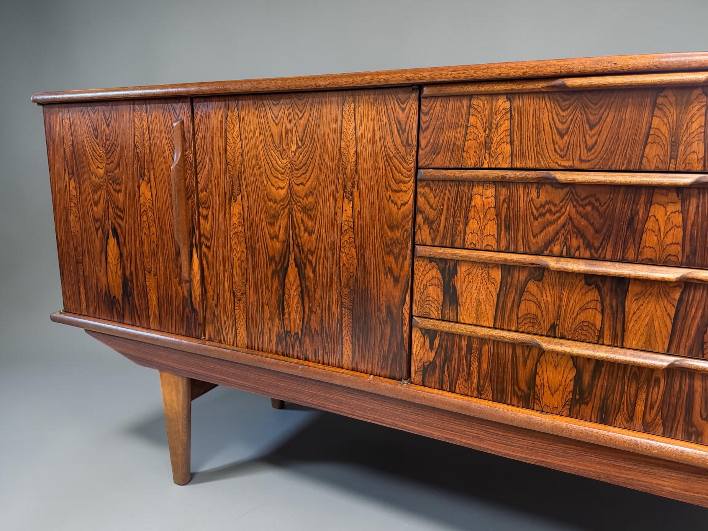 ENFILADE SCANDINAVE EN PALISSANDRE DE RIO CIRCA 1960 230 CM