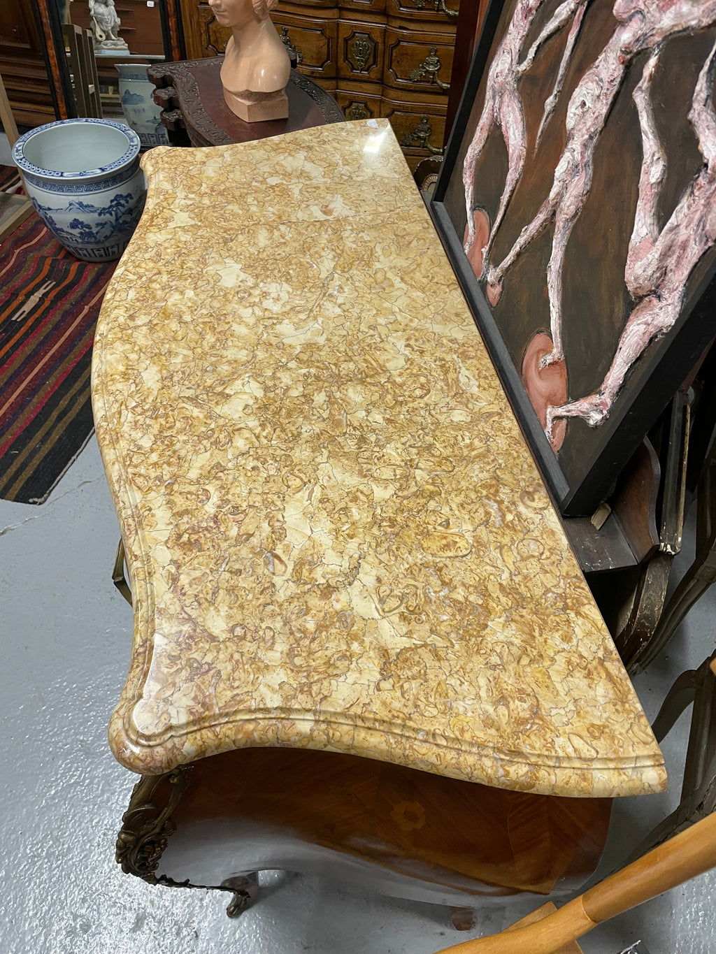 Commode style Louis XV en marqueterie et marbre