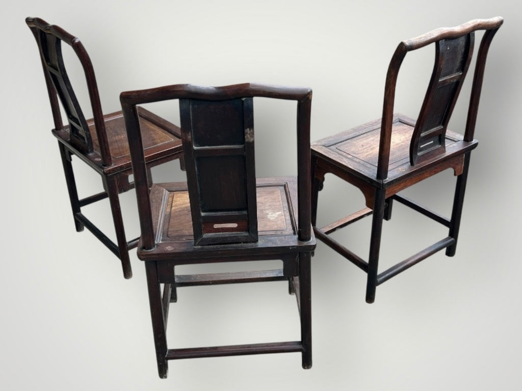 Suite de trois chaises Chinoise - Chine époque fin XIXème bois exotique