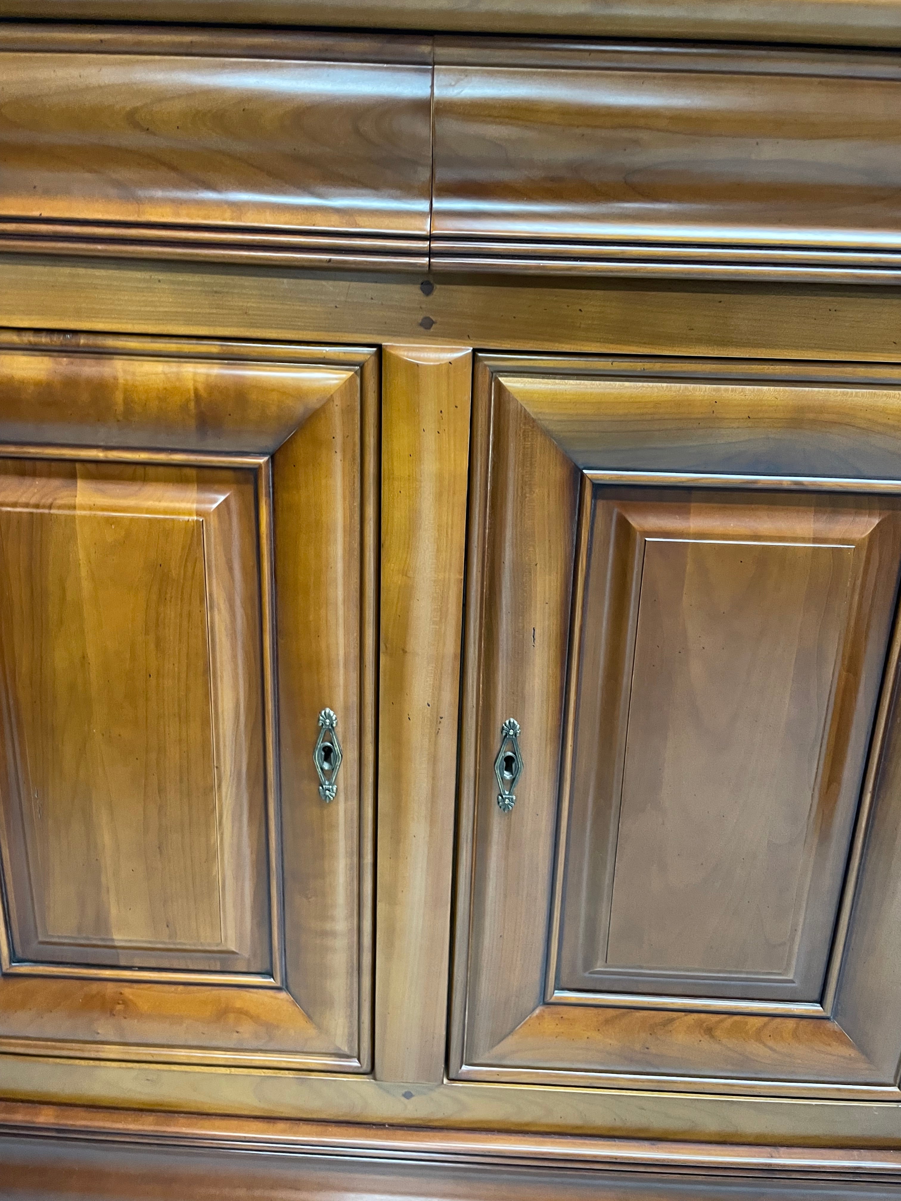 Enfilade 4 portes Louis Philippe en merisier