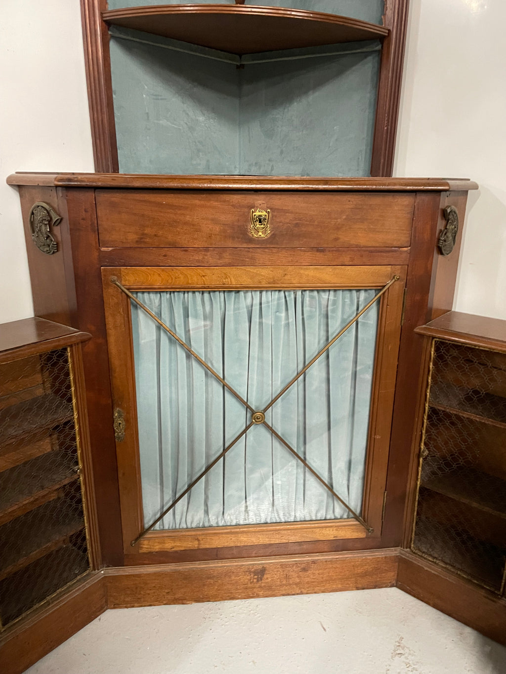 Encoignure style anglais 19ème