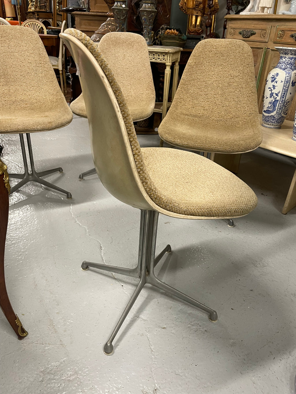 Set de 4 chaises Charles et Ray EAMES pour Herman Miller