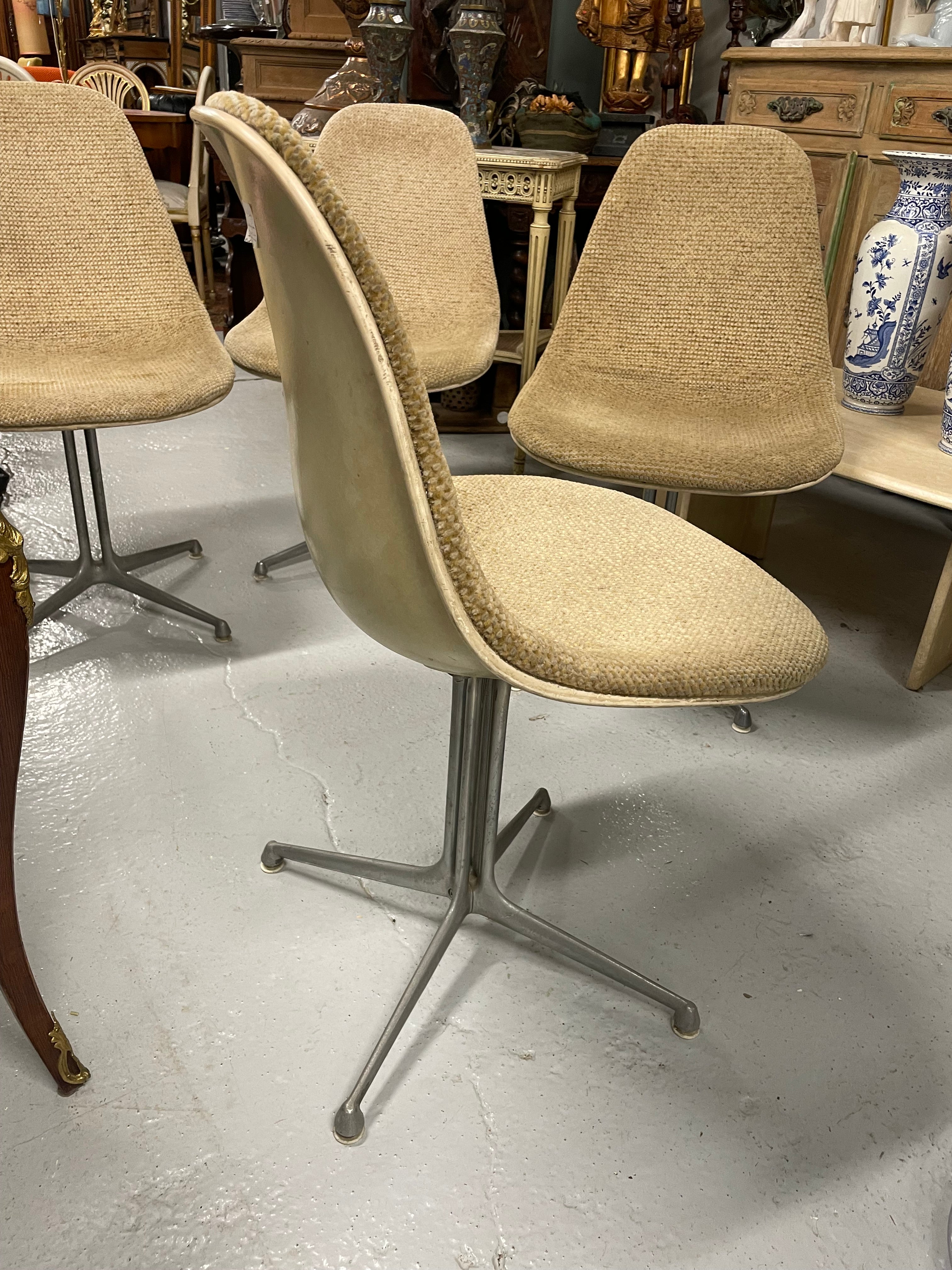 Set de 4 chaises Charles et Ray EAMES pour Herman Miller