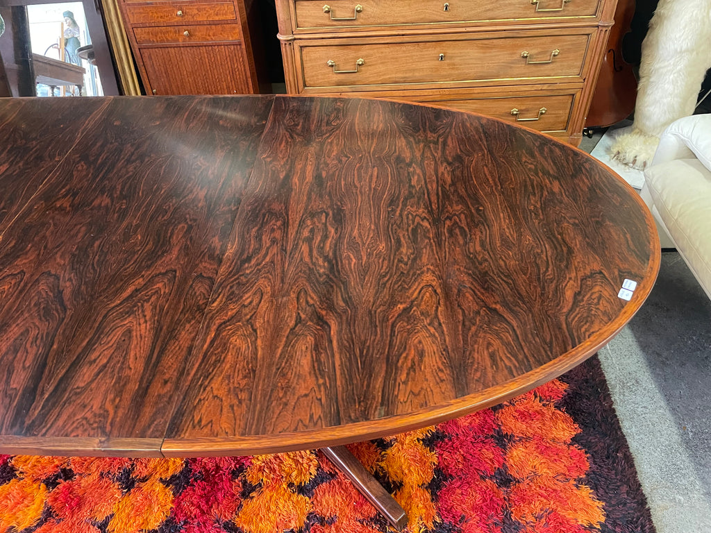 Grande table scandinave en palissandre vers 1960