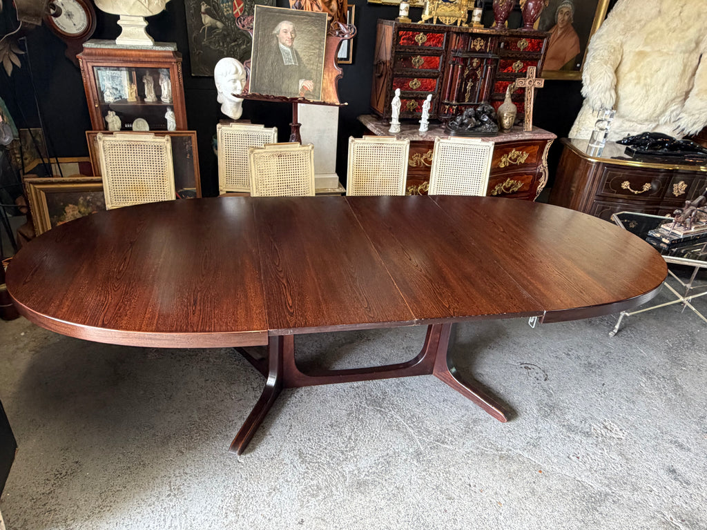 Grande table ovale Baumann circa 1960