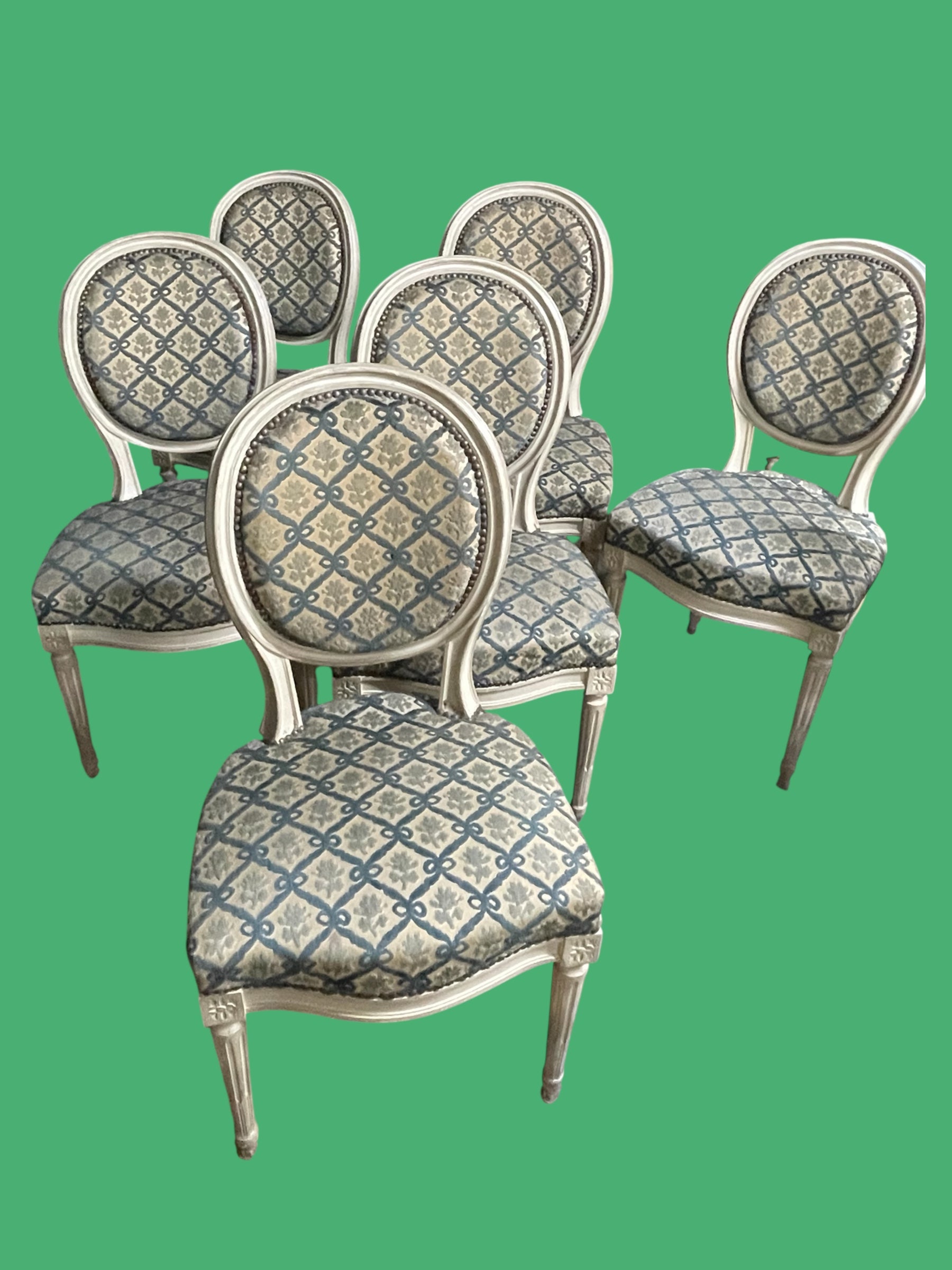 Set de 6 chaises médaillons de style Louis XVI