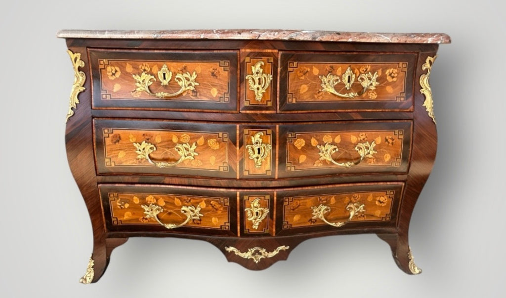 Commode tombeau Louis XV en marqueterie de fleurs d’époque XVIIIème siècle