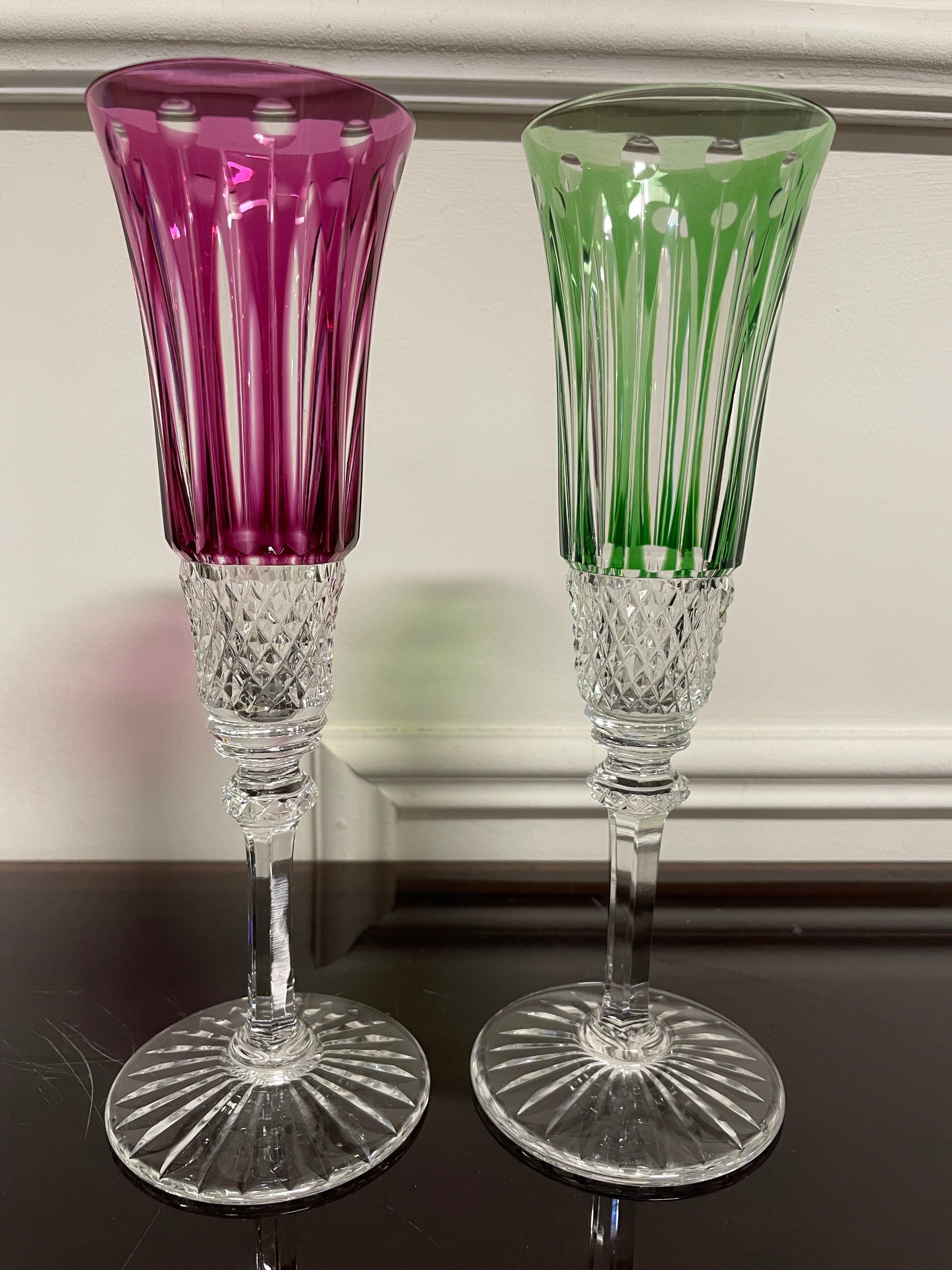 6 FLÛTES À CHAMPAGNE EN CRISTAL DE COULEUR SAINT LOUIS MODÈLE TOMMY H: 20,5