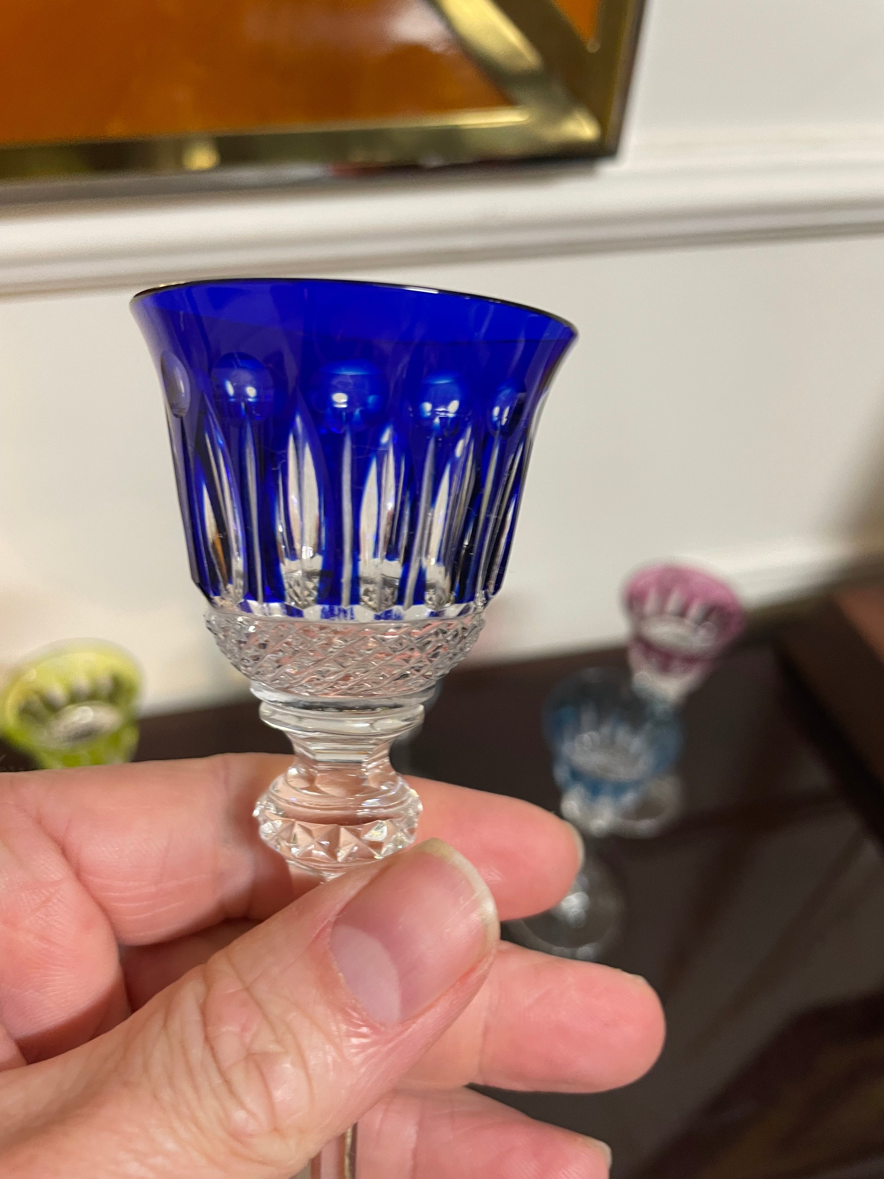 Vendus - 6 VERRES À LIQUEUR EN CRISTAL DE COULEUR SAINT LOUIS MODÈLE TOMMY H: 13,5