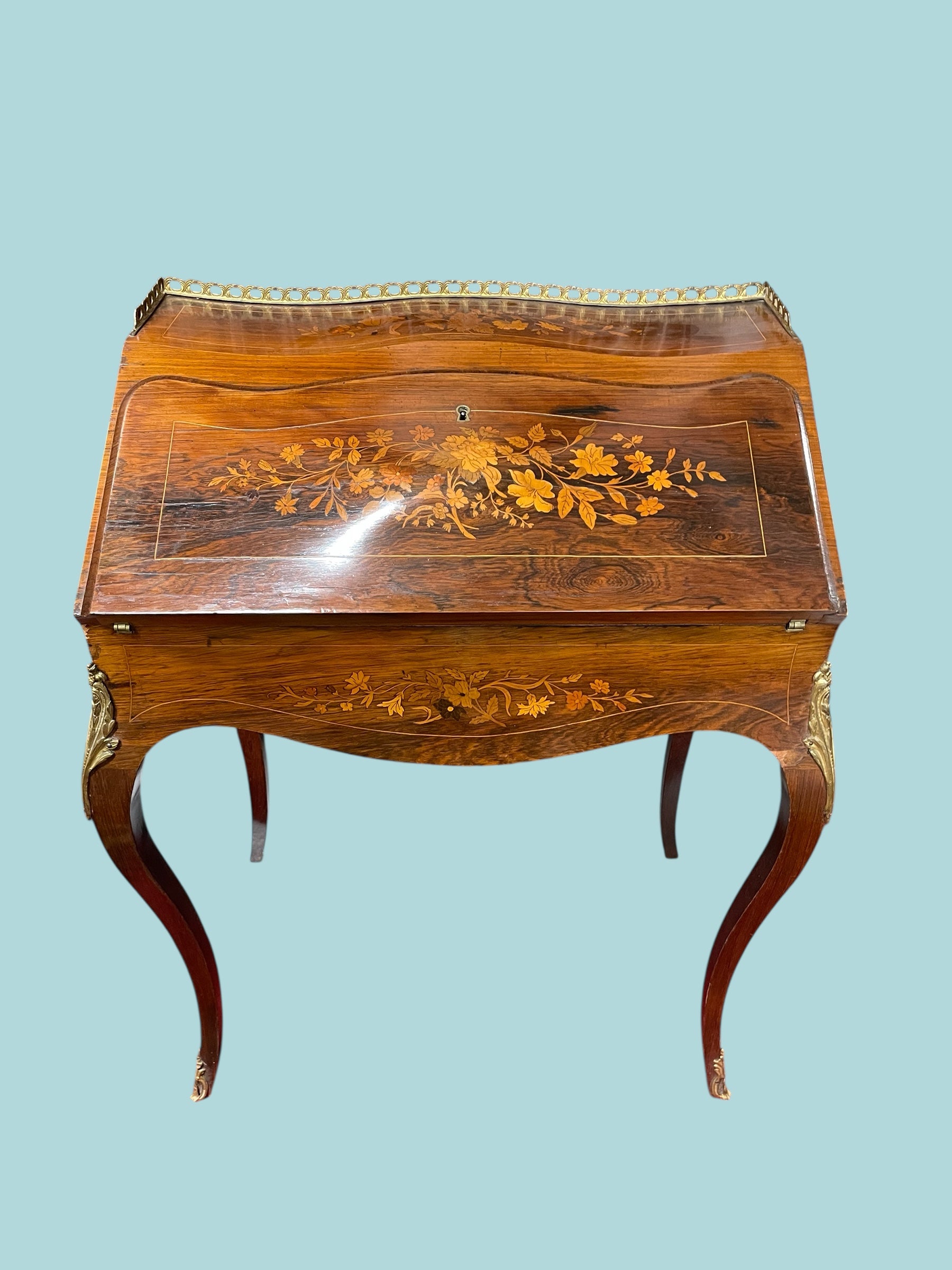 Bureau bonheur du jour en marqueterie de style Louis XV