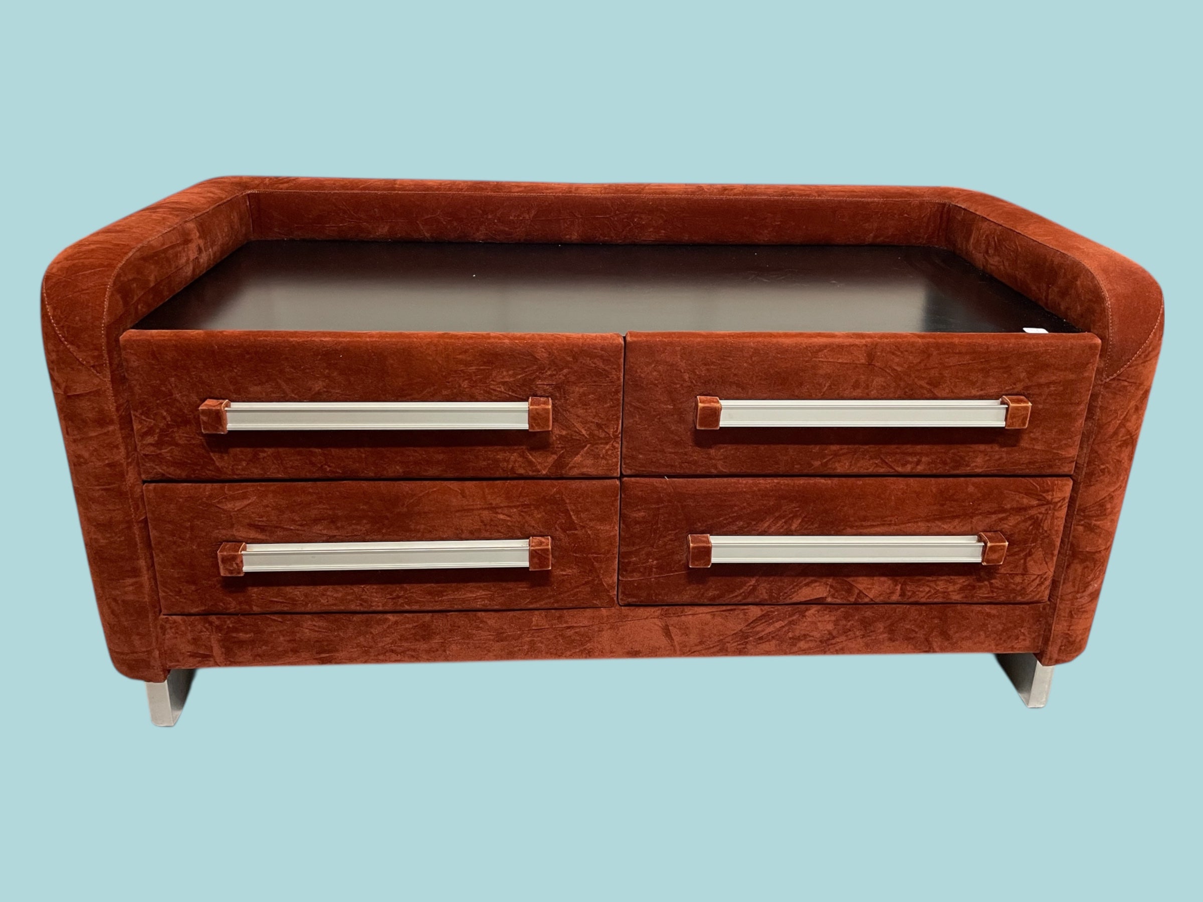 VENDUE - Petite commode vintage gainée de velours Circa 1970