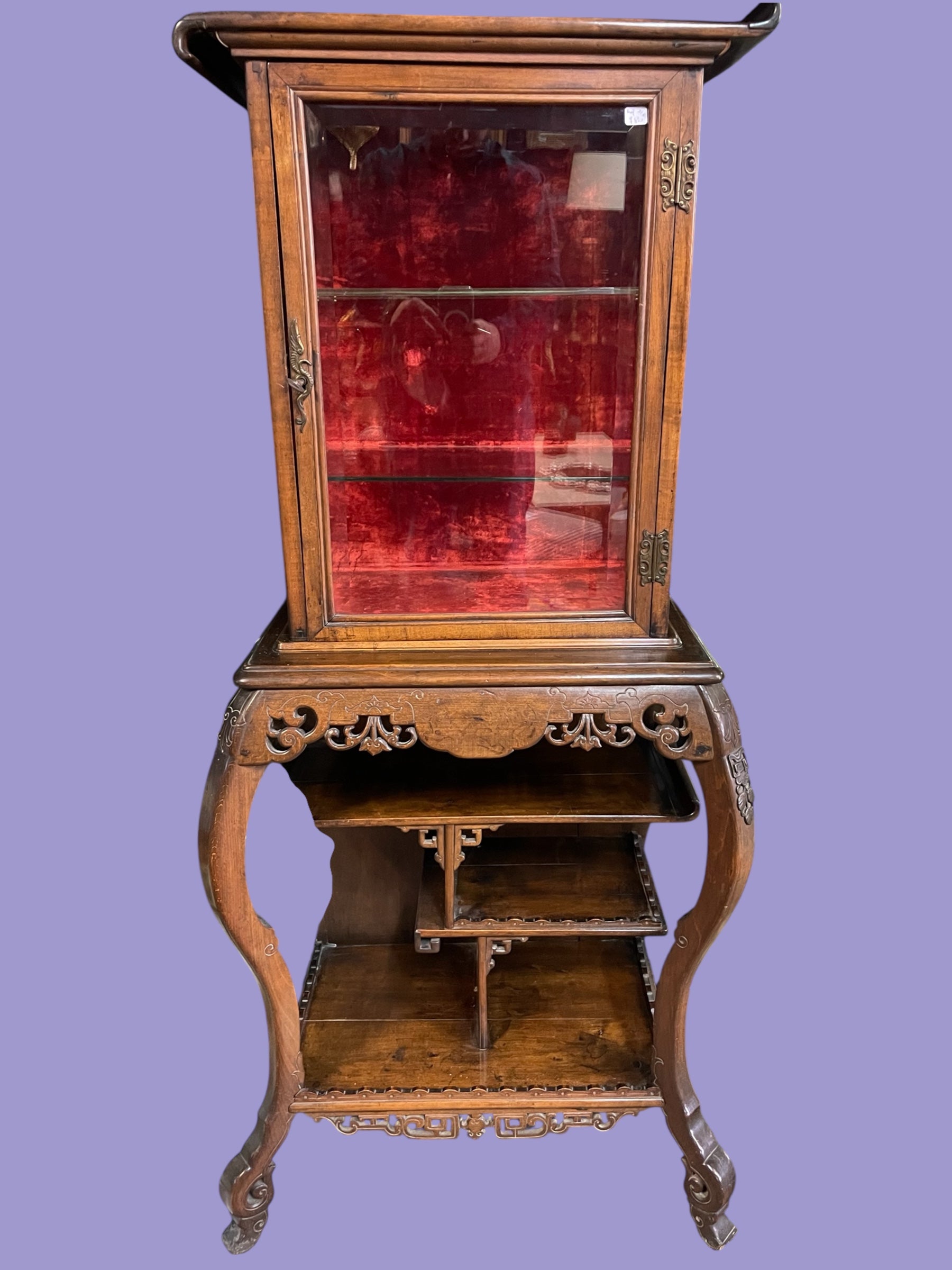 Vitrine chinoisante dans le goût de Viardot ou Perret Vibert