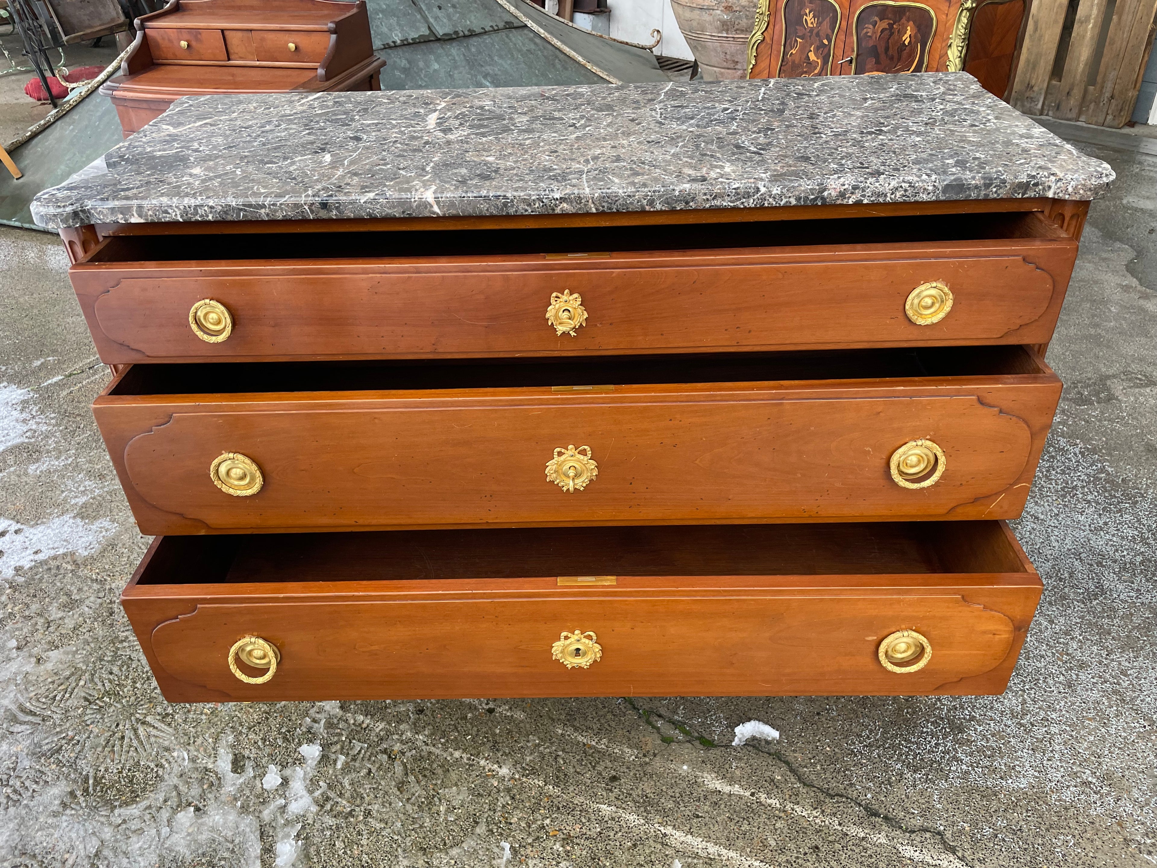 Commode style Louis XVI estampille Hazard