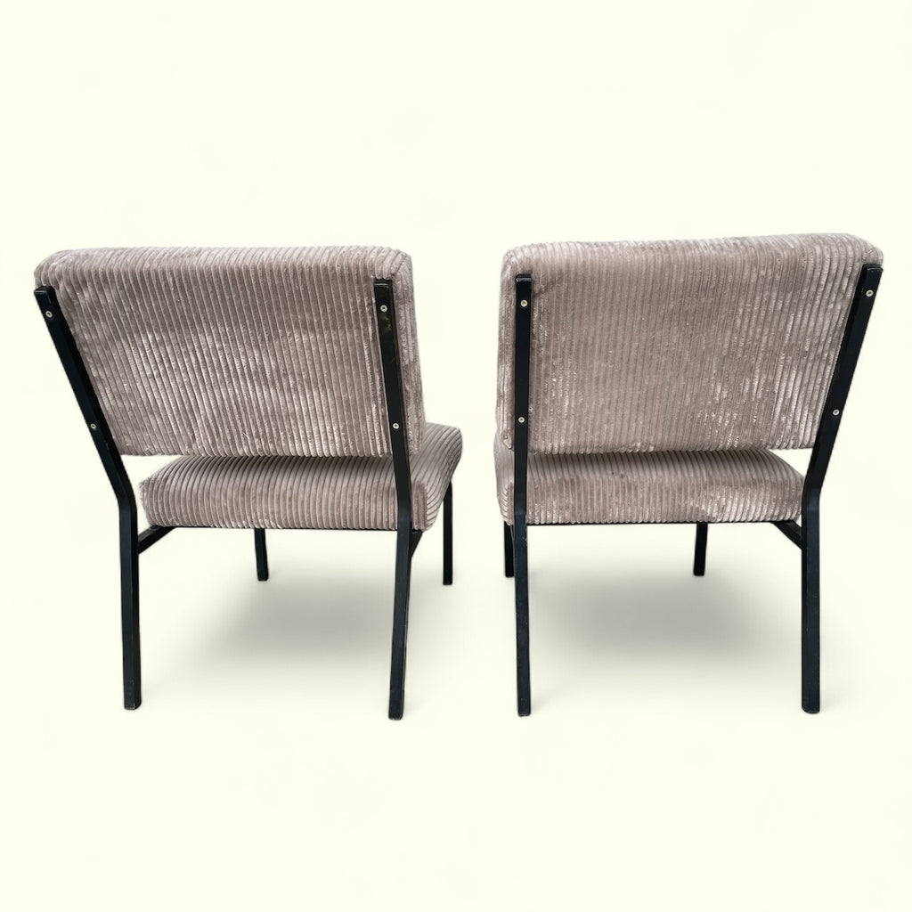 Paire de fauteuils / chauffeuses dans le goût de Pierre Guariche
