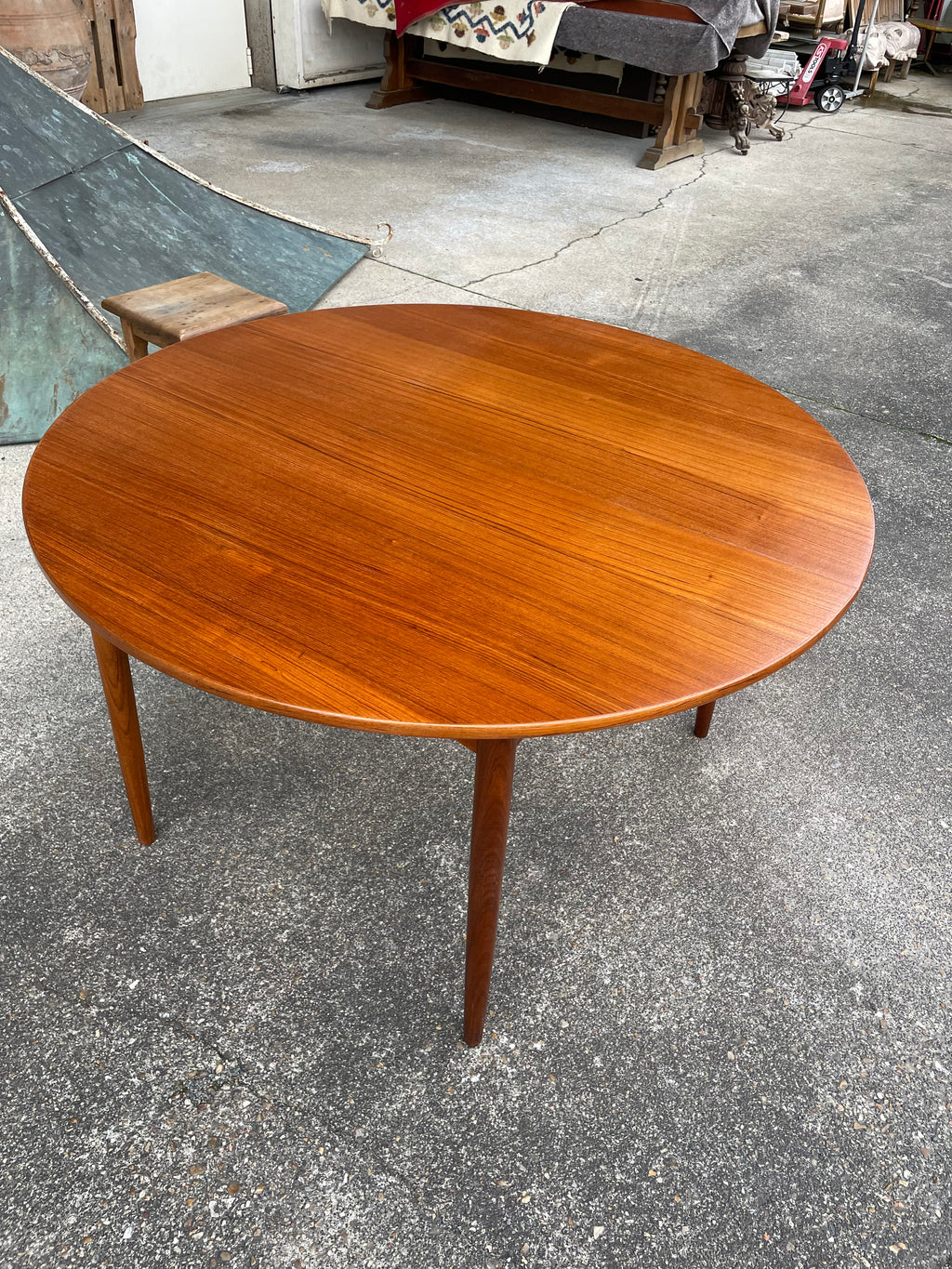 Table ronde extensible en teck danois d’Elsteds Mobelfabrik Agerbaek