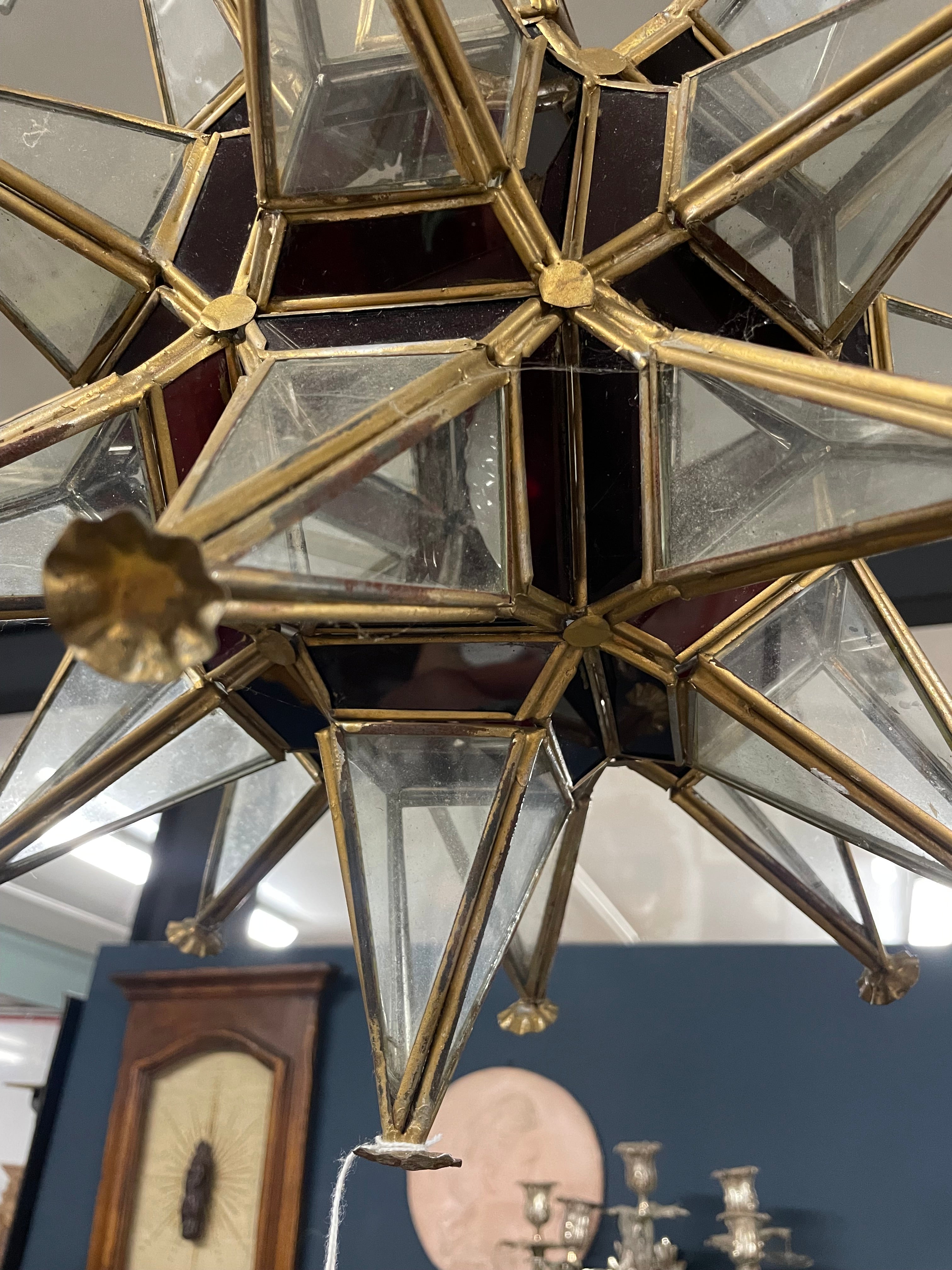 Lustre étoile en laiton et morceaux de verre