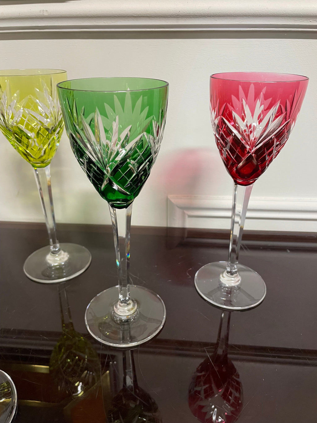 6 VERRES ROEMERS EN CRISTAL DE COULEUR SAINT LOUIS MODÈLE CHANTILLY H: 21,5