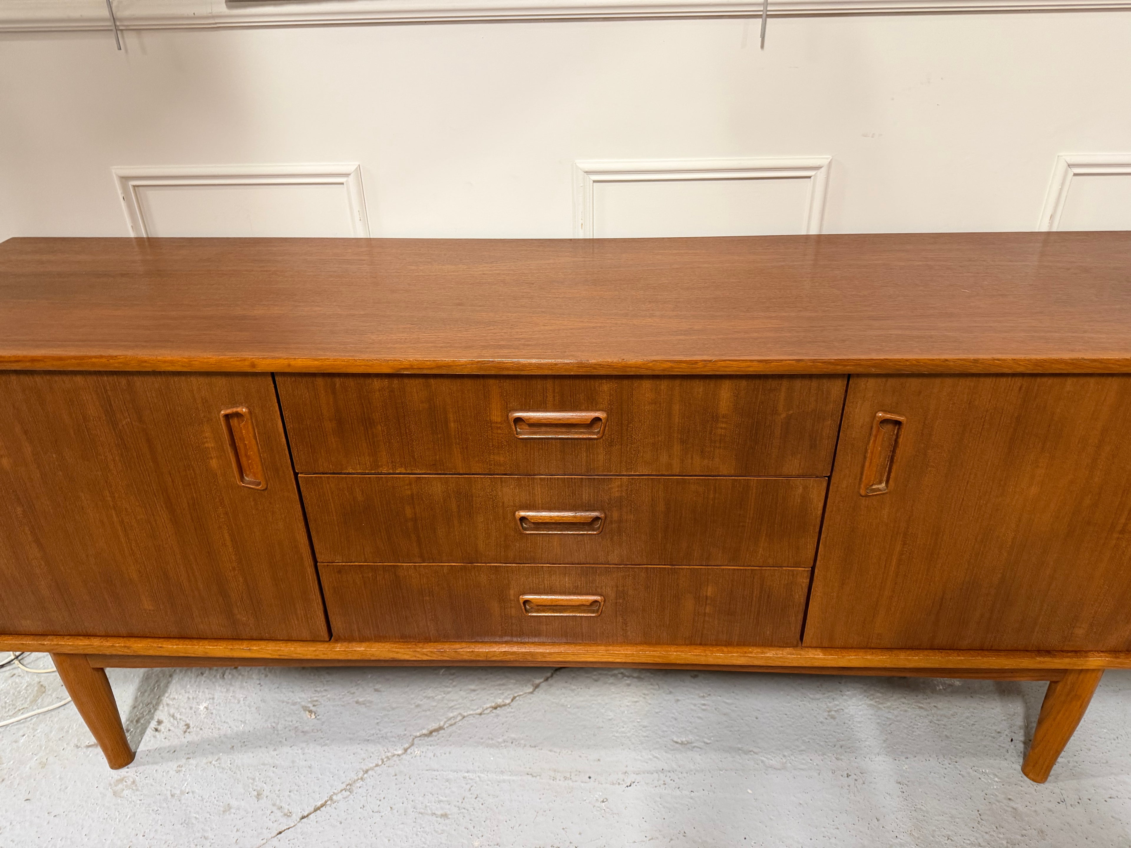 Enfilade en teck scandinave vers 1960