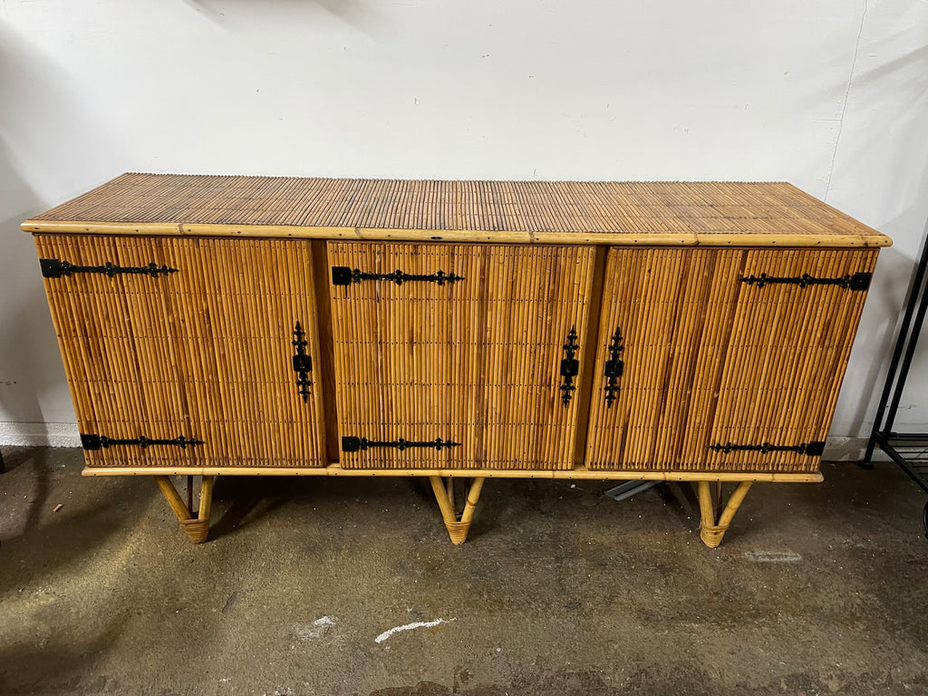 VENDUE - Enfilade en rotin Audoux Minet vers 1960