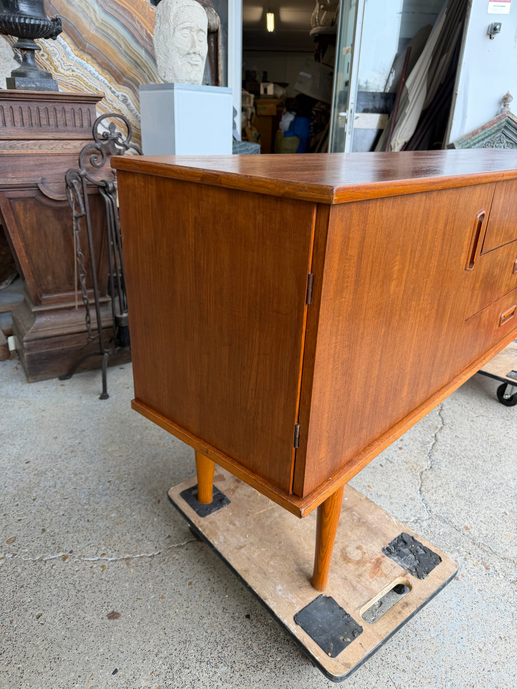 Enfilade en teck scandinave vers 1960